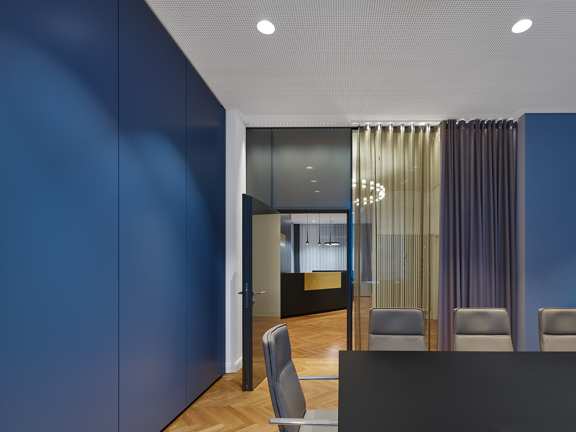 历史与现代交融的办公空间设计-4