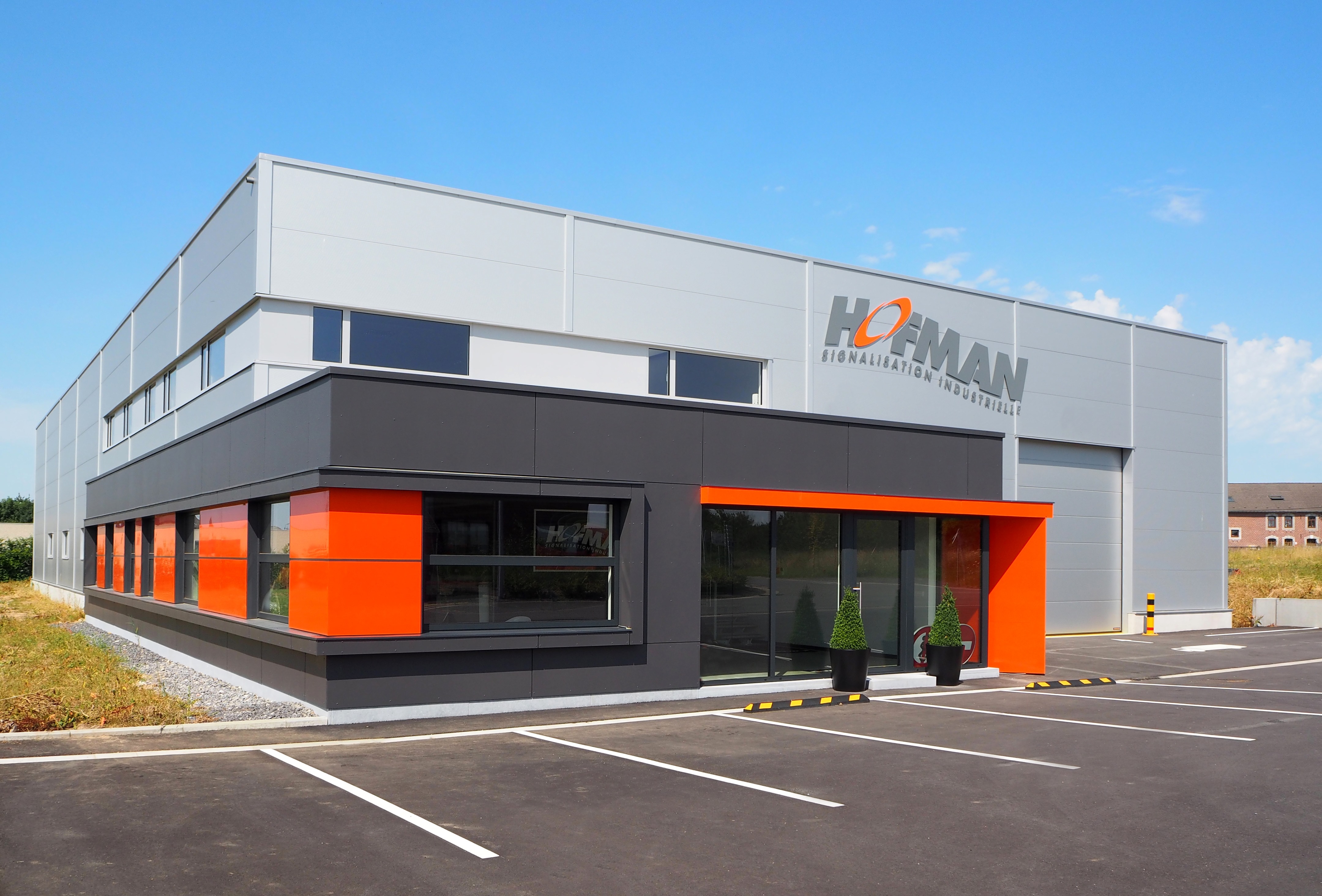 2015 年完成的 HOFMAN 信号标识总部设计-0