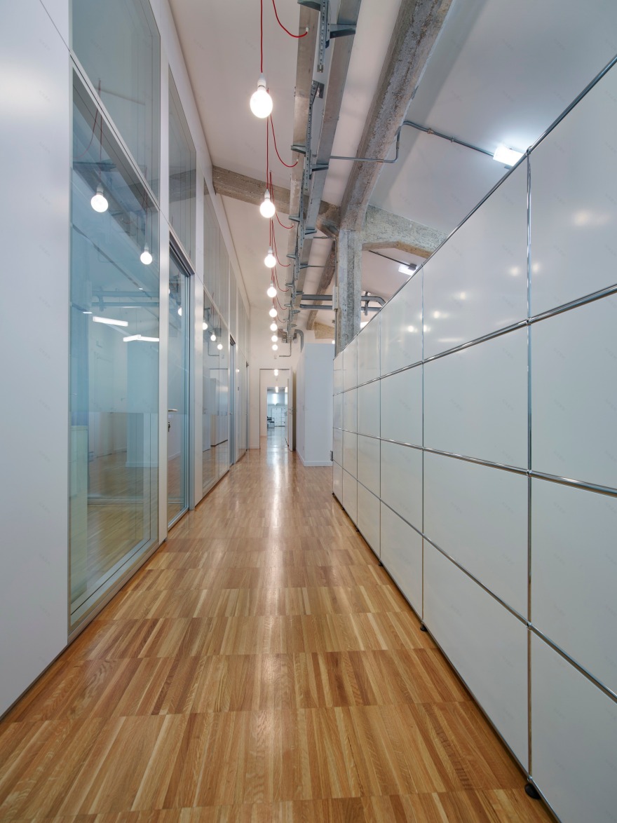 罗马保险公司的现代模块化办公室-21