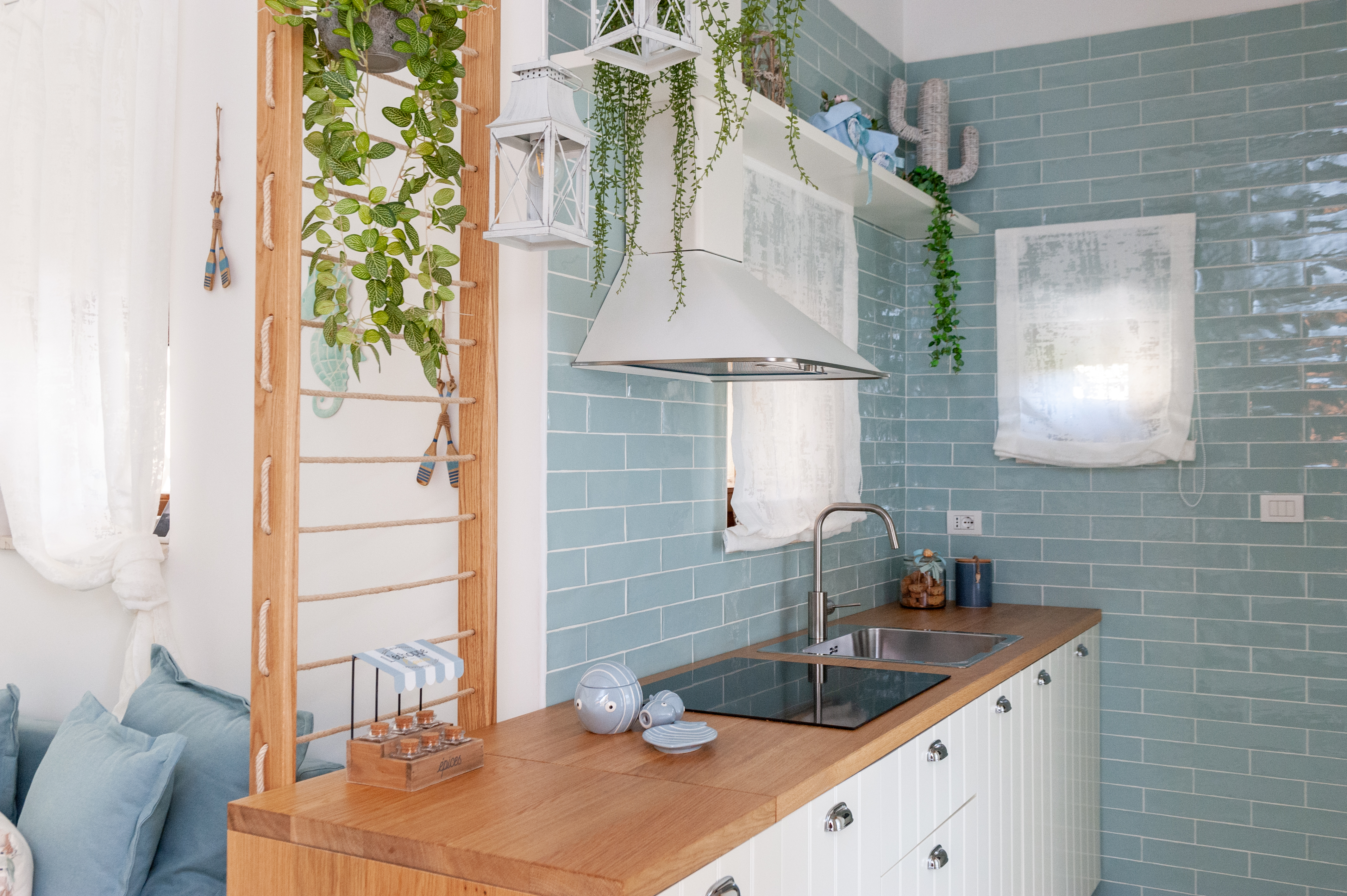 海洋主题的轻盈别墅设计-2