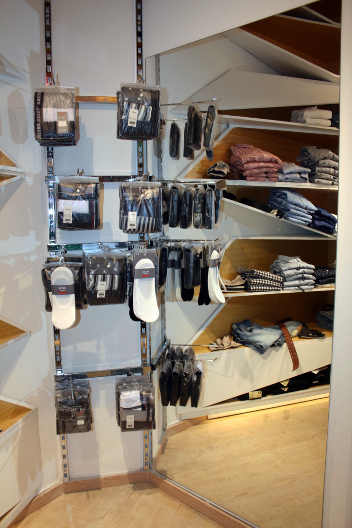 17 平米巴勒斯坦时尚小店，Noval 打造简约空间-13