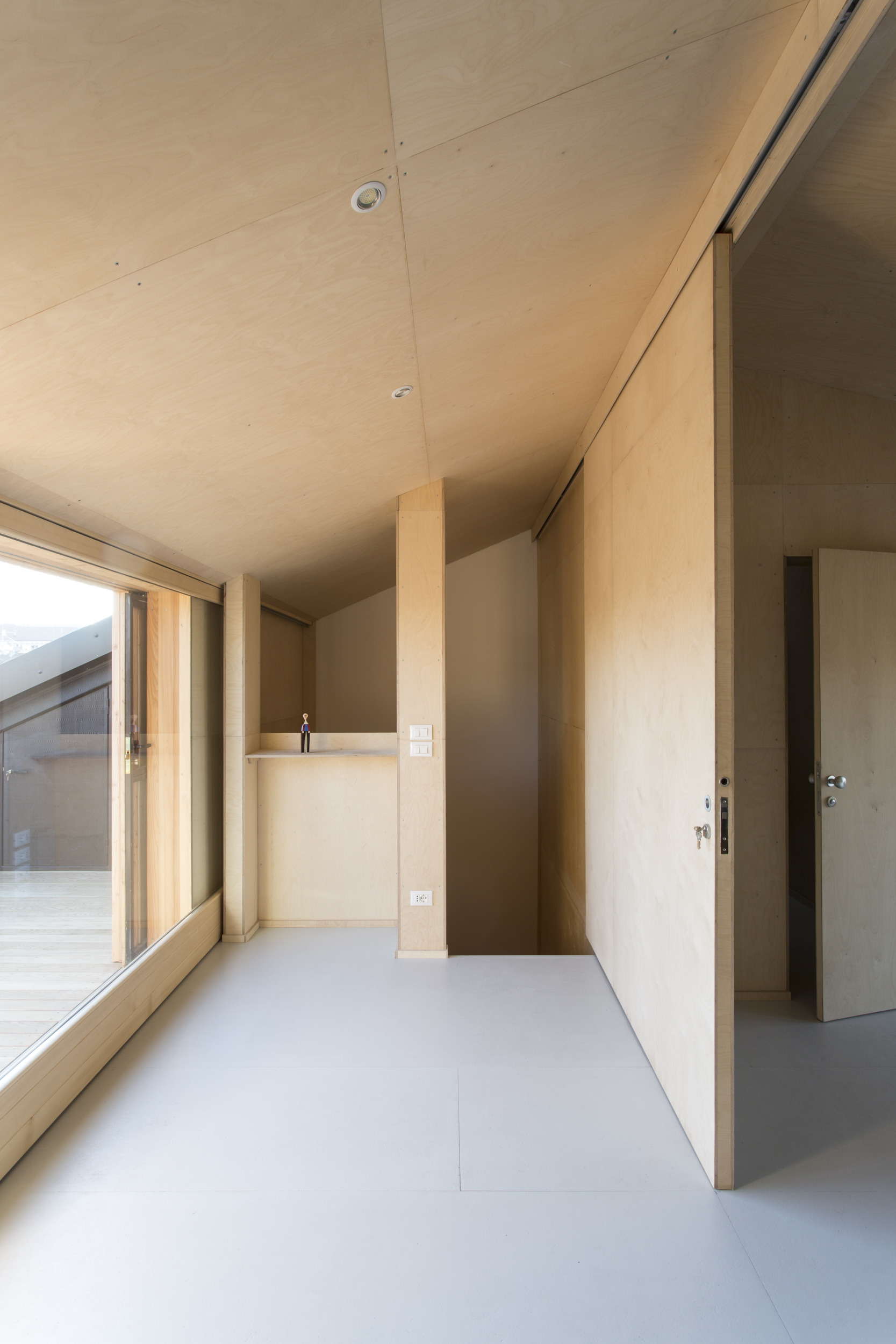 Milanese 三层住宅的翻新与扩建-8