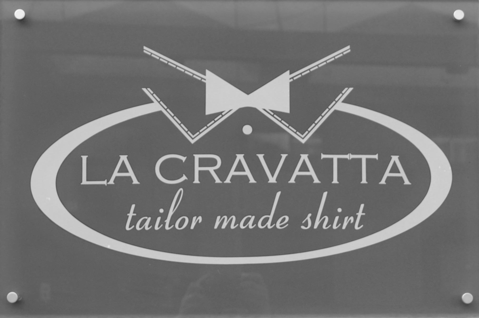 简约优雅的"La Cravatta"商店设计-22