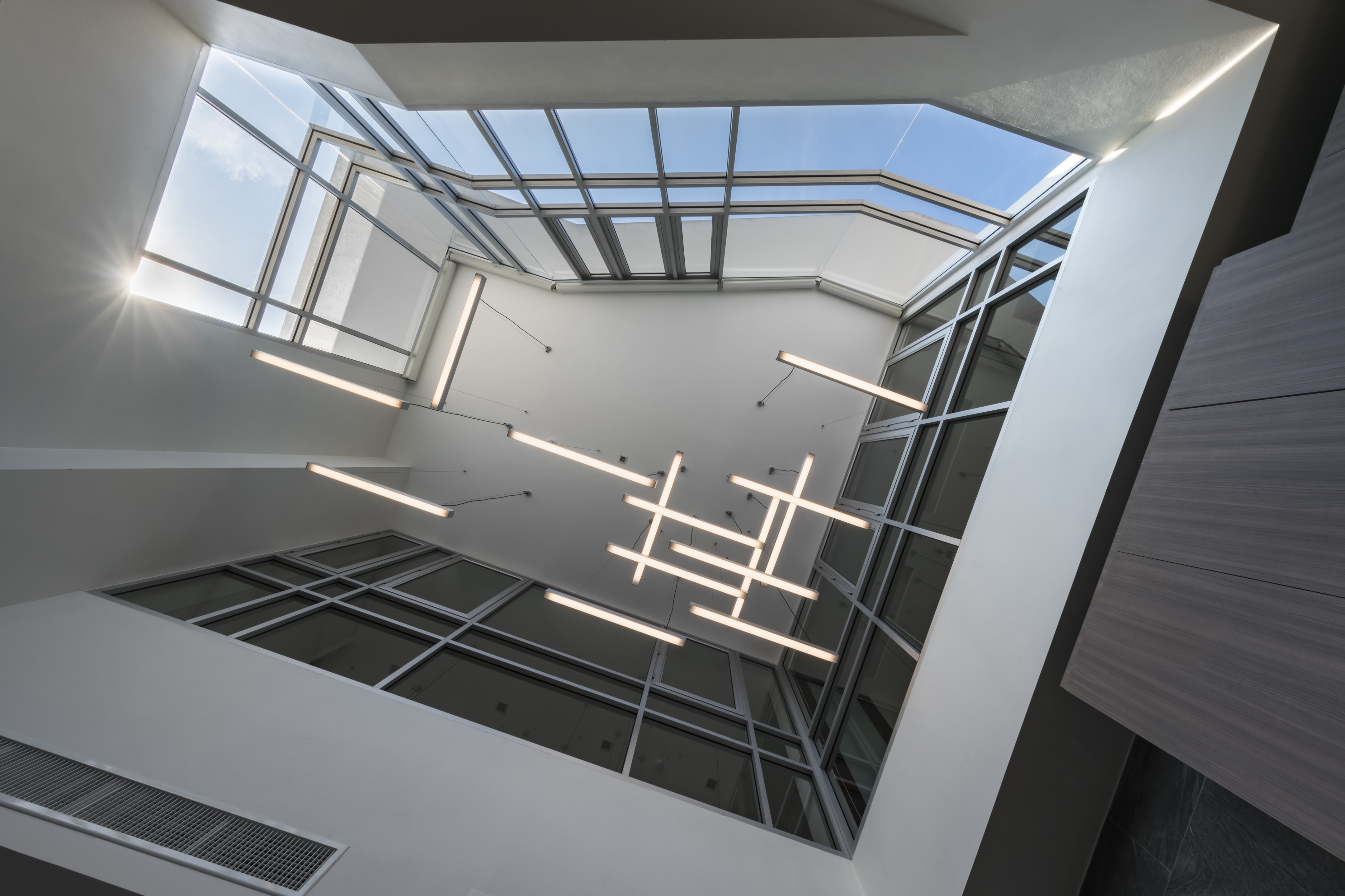 泰国曼谷 Pathumthani 金店 | 红金相映,现代与传统的完美融合-29