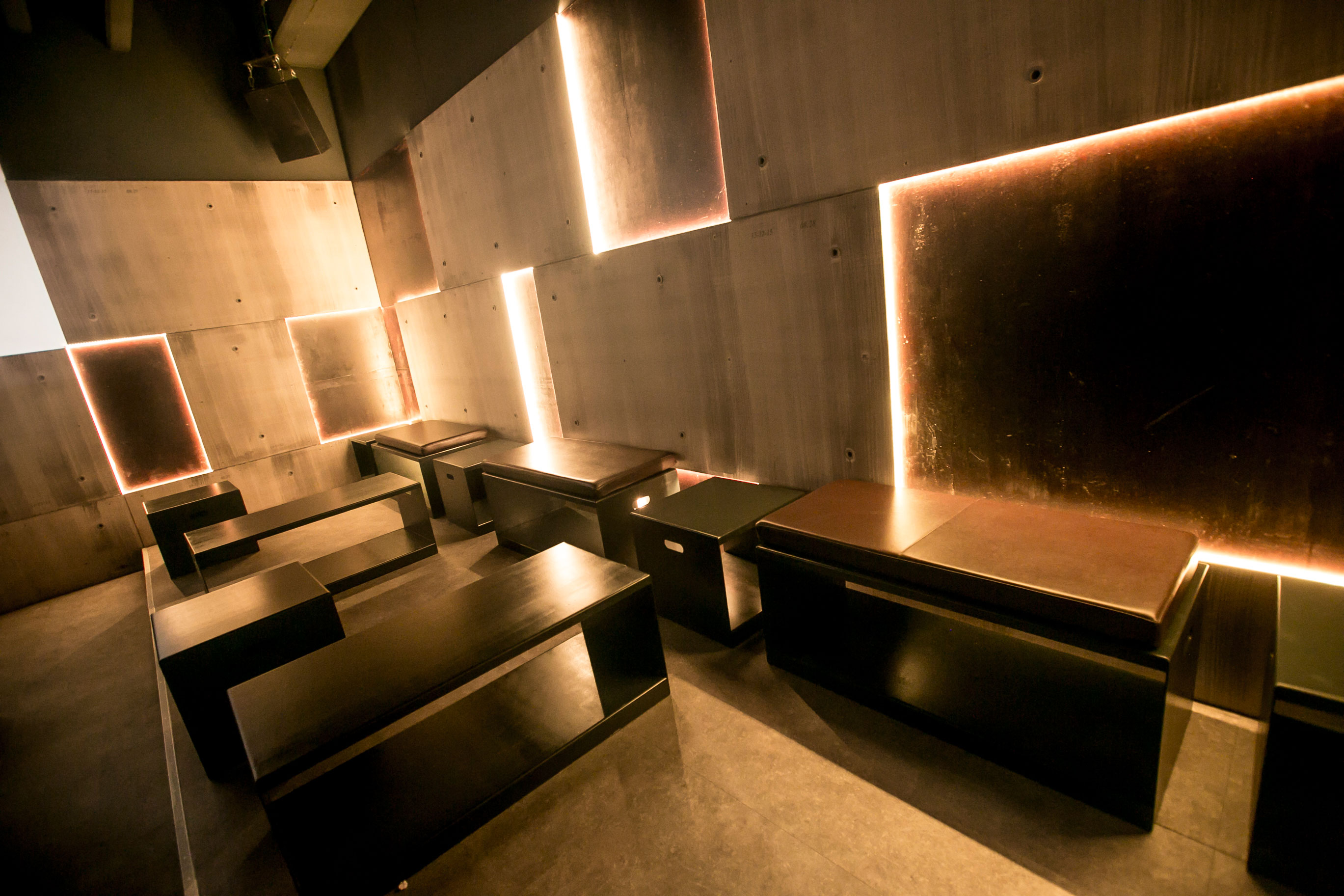 Casamia 工业风迪斯科舞厅室内设计-7