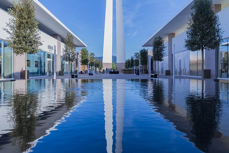 意大利 Turin Outlet Village 极简现代购物商场设计-1