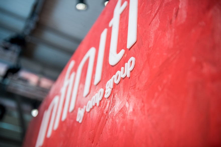 2015 年米兰家具展 Infiniti 展台——木结构魅力诠释现代展览设计-23