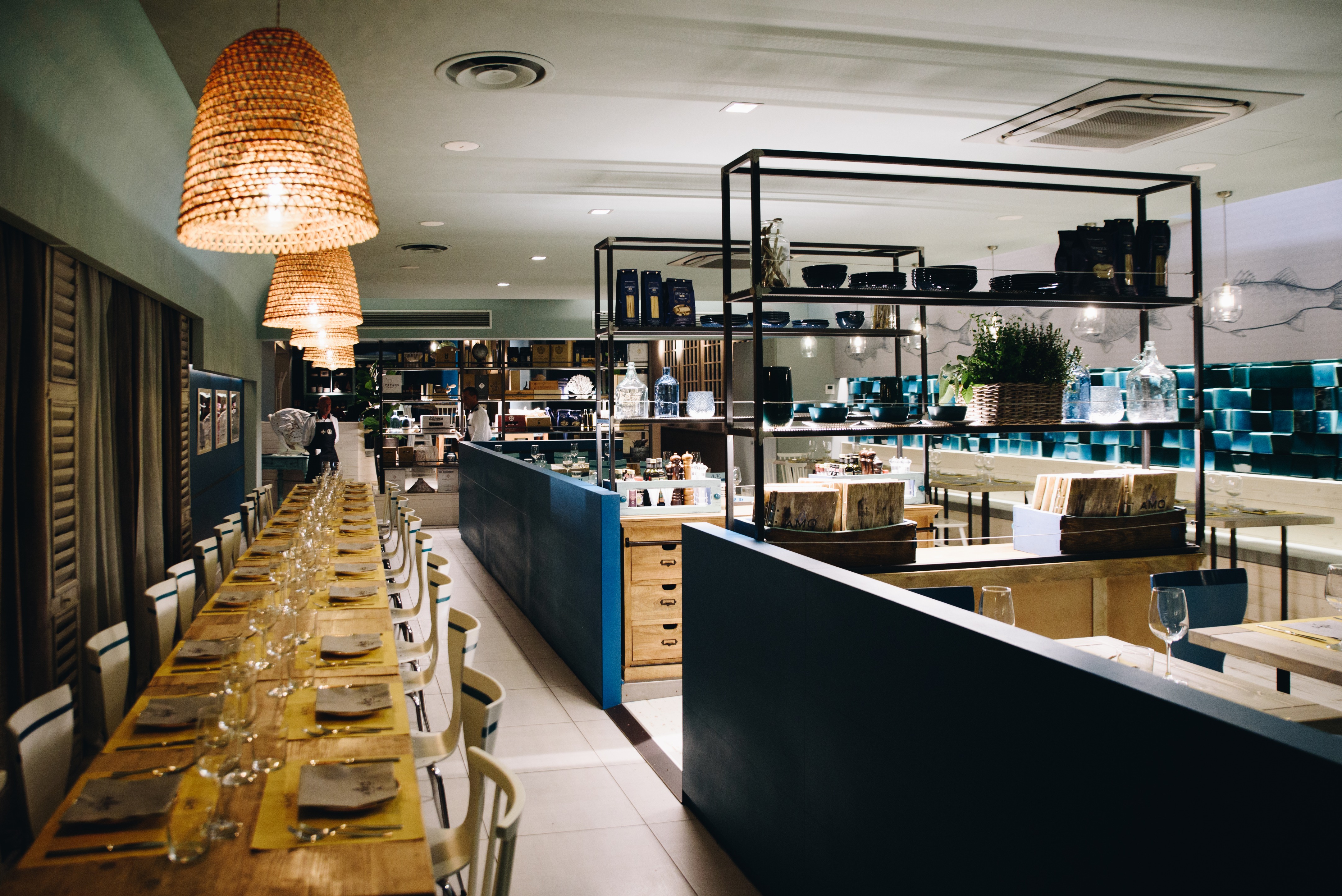 海洋主题餐厅的定制瓷砖艺术-3