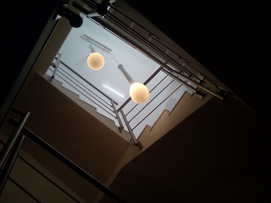 地中海风格的山间联排别墅-11