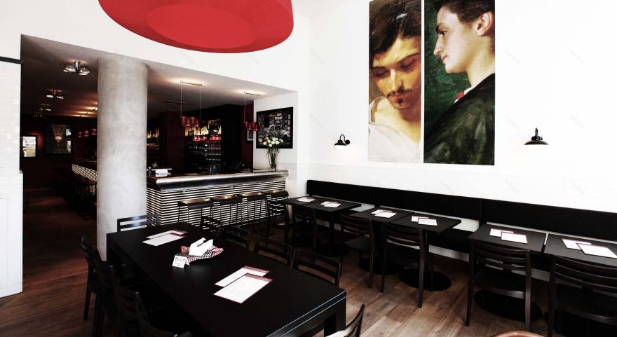 意大利美食餐厅的红色黄色彩虹设计-22