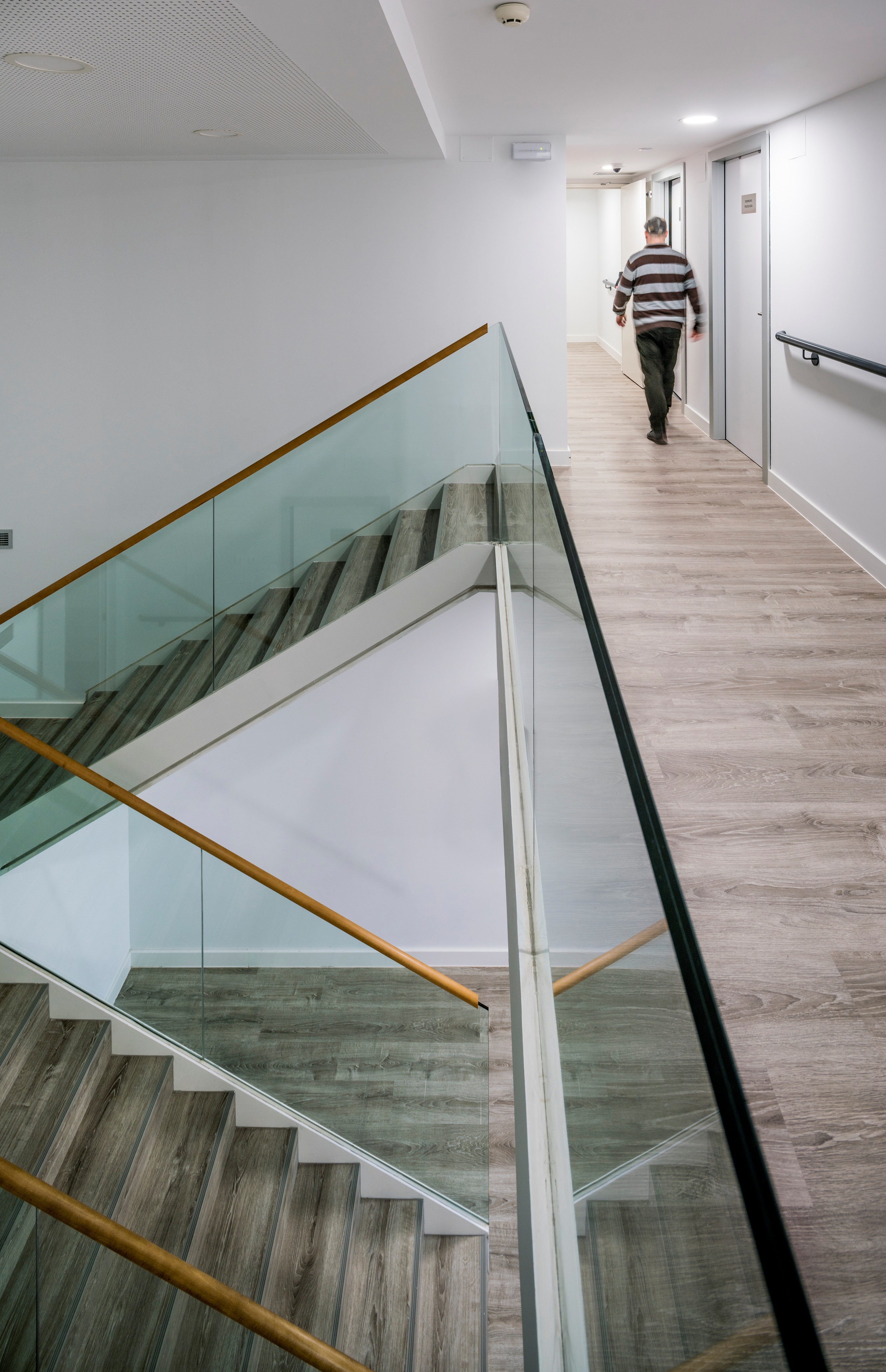 多功能康复中心 · 融入景观的城市医疗空间-25