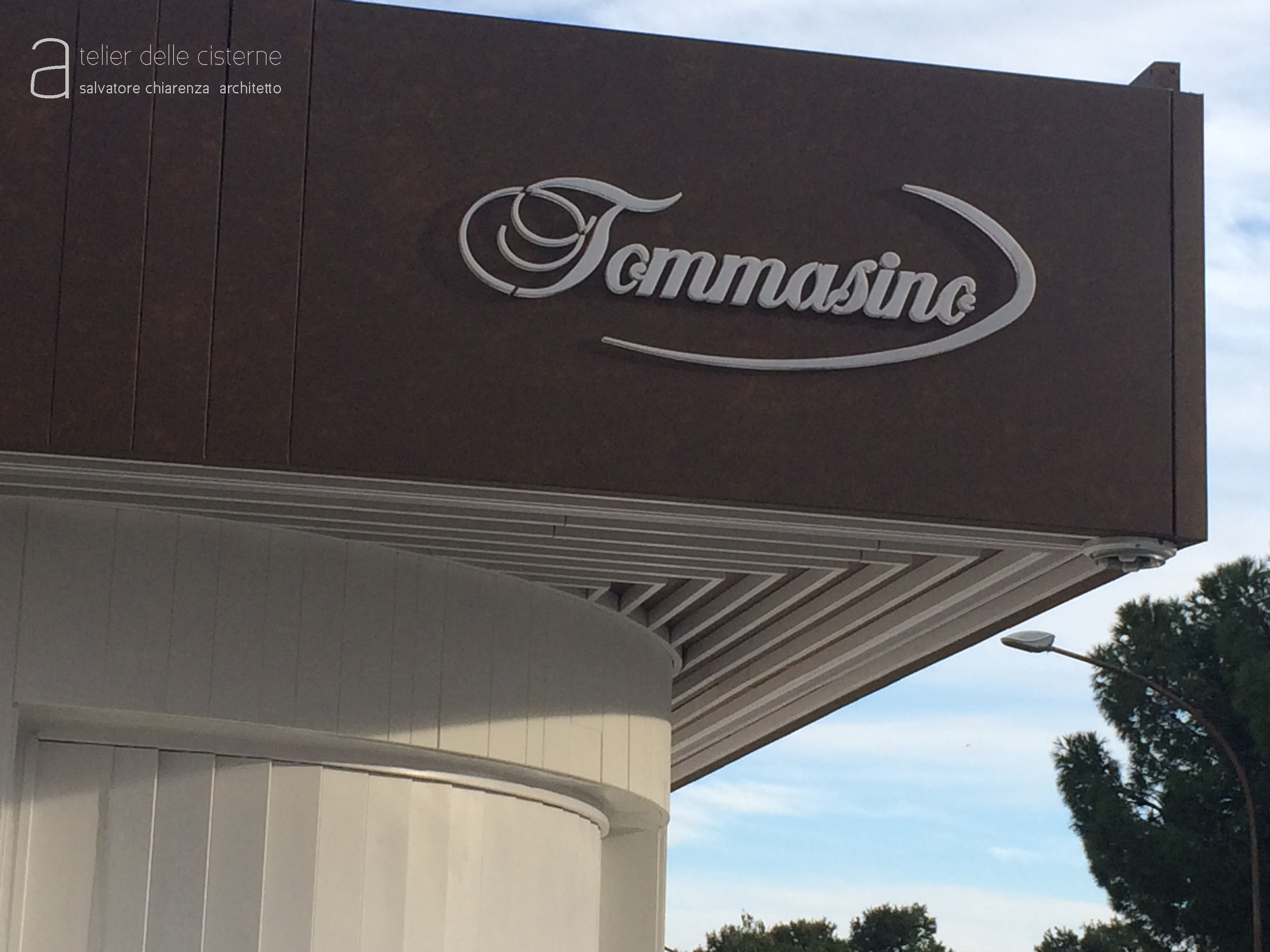 托马西诺冰淇淋店 · 曼弗雷多尼亚 · 全面翻新-3