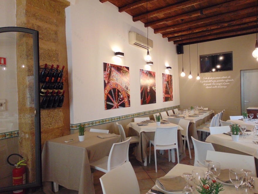 历史古城中的现代“小广场”-10