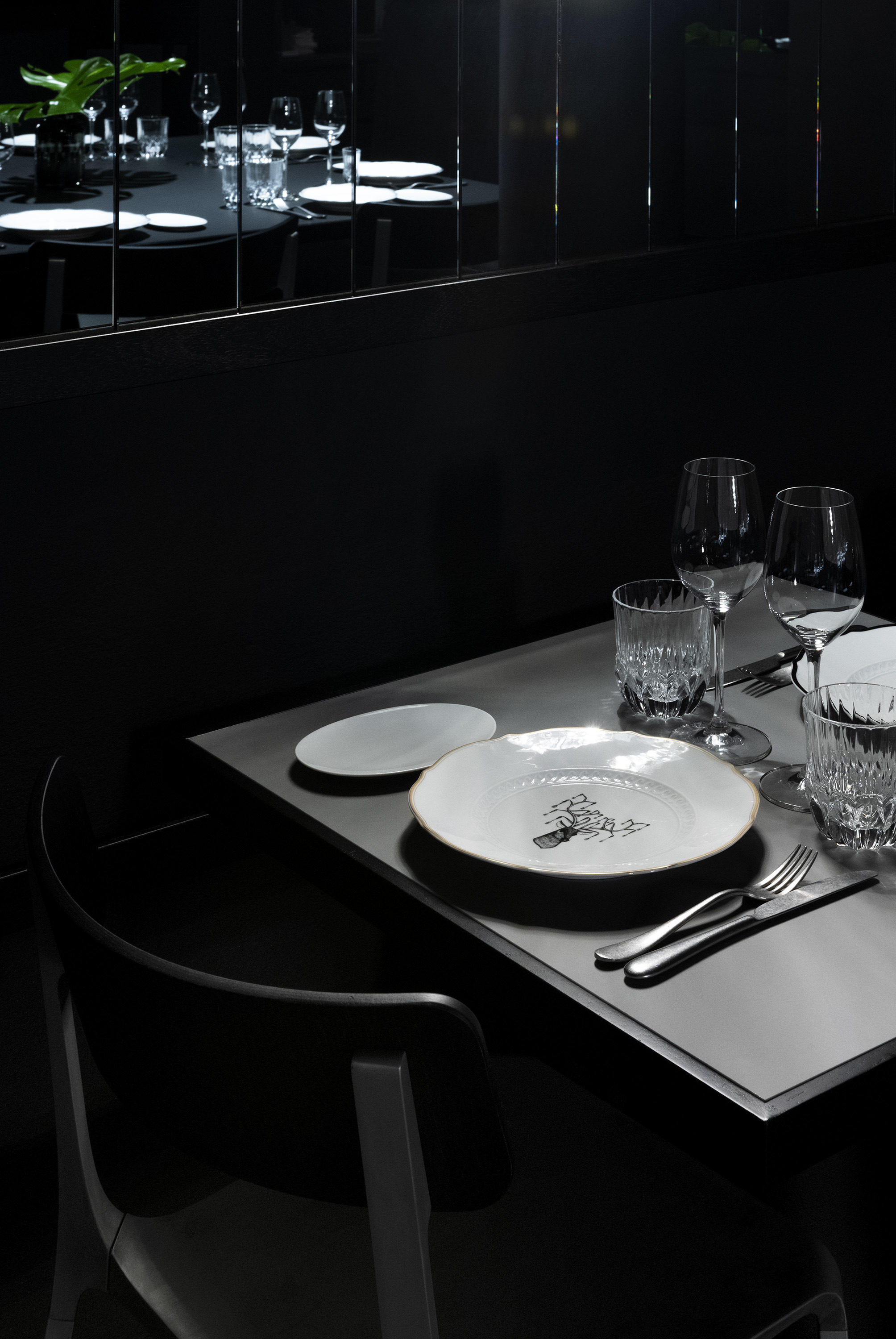 米兰地下餐厅"Carlo e Camilla" | 神秘氛围与艺术共融-4