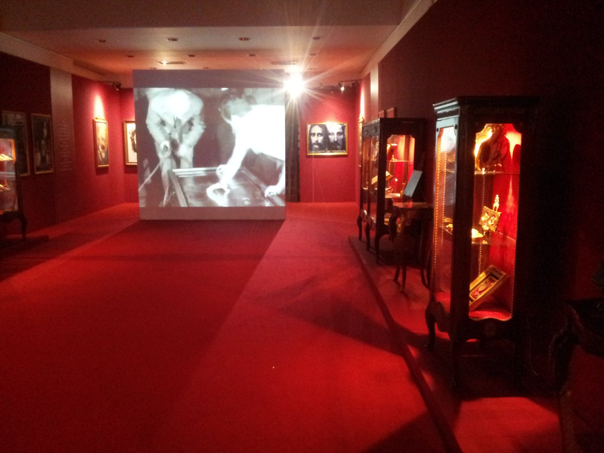 光芒万丈 | Padre Pio 展览设计-4