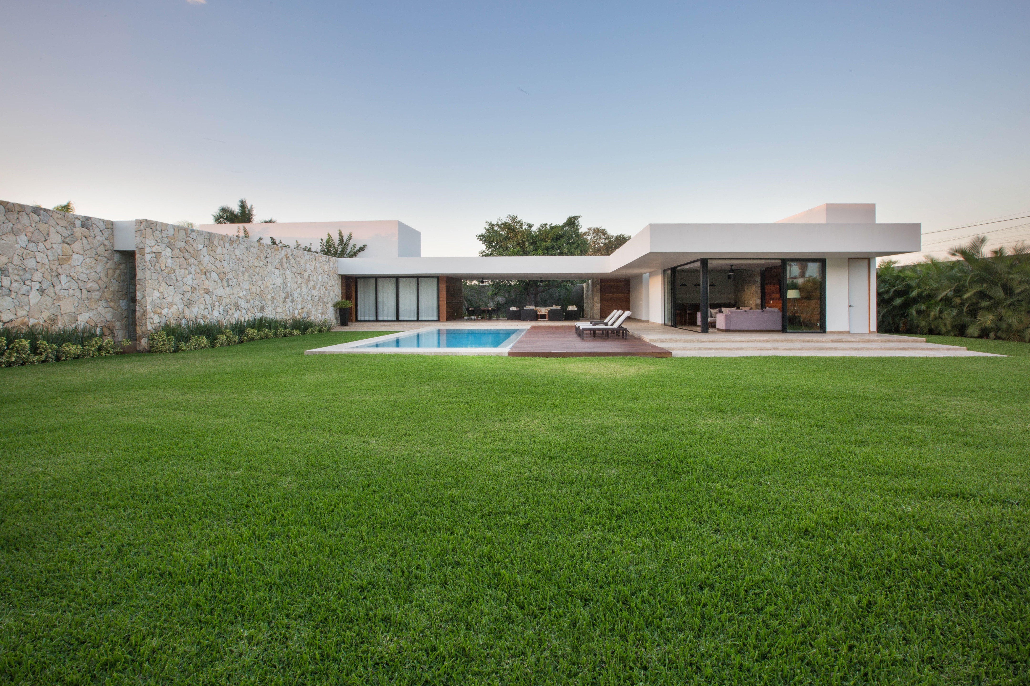 城市中的私密绿洲 · 角落之家设计-1