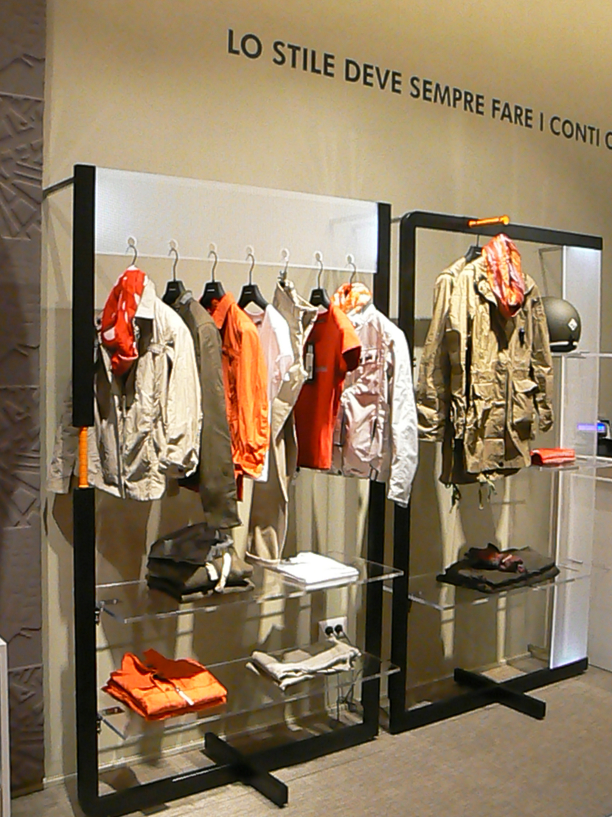 米兰风格都市骑行品牌店设计-25