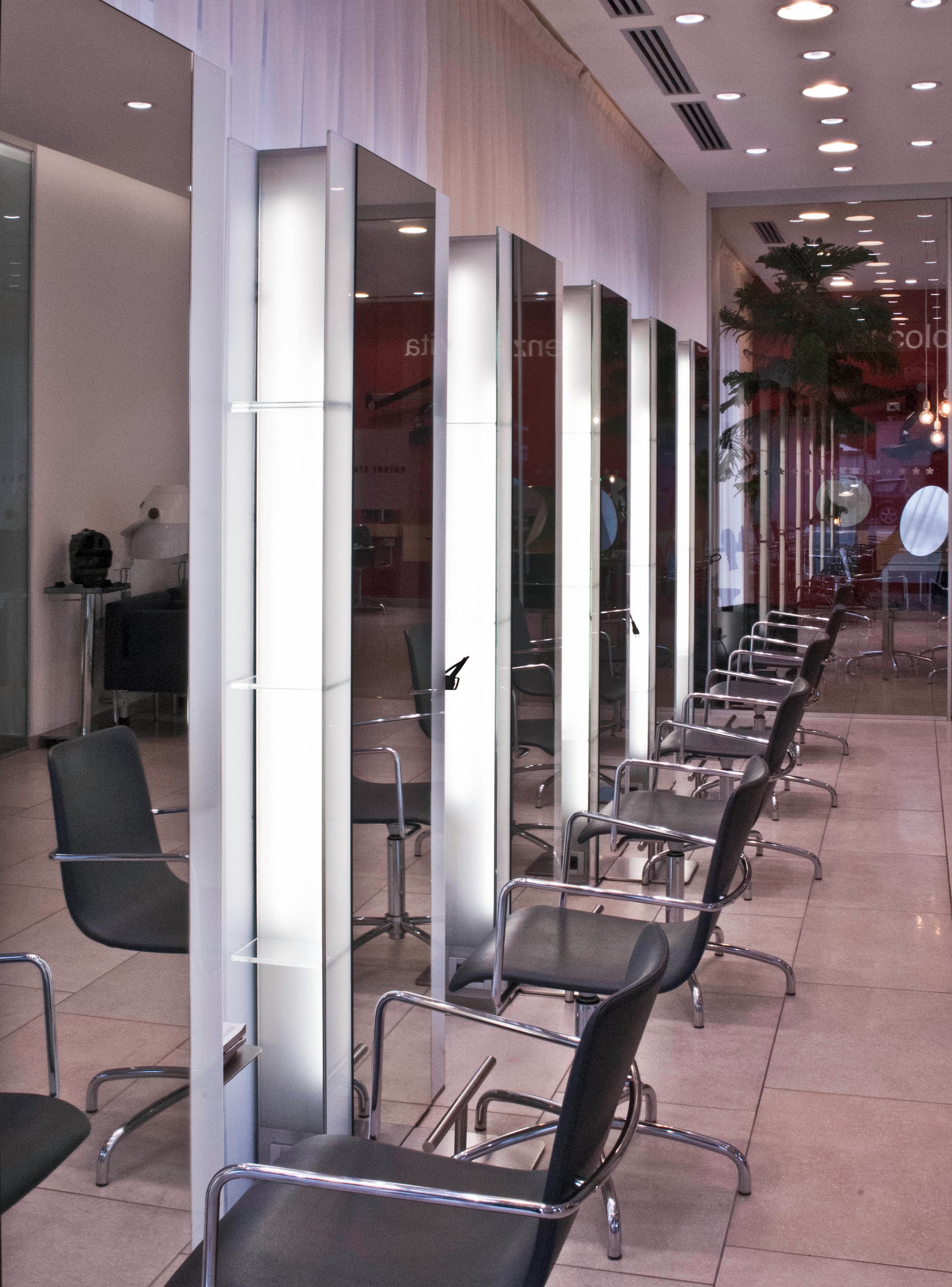 S 和 N 我理发店-6