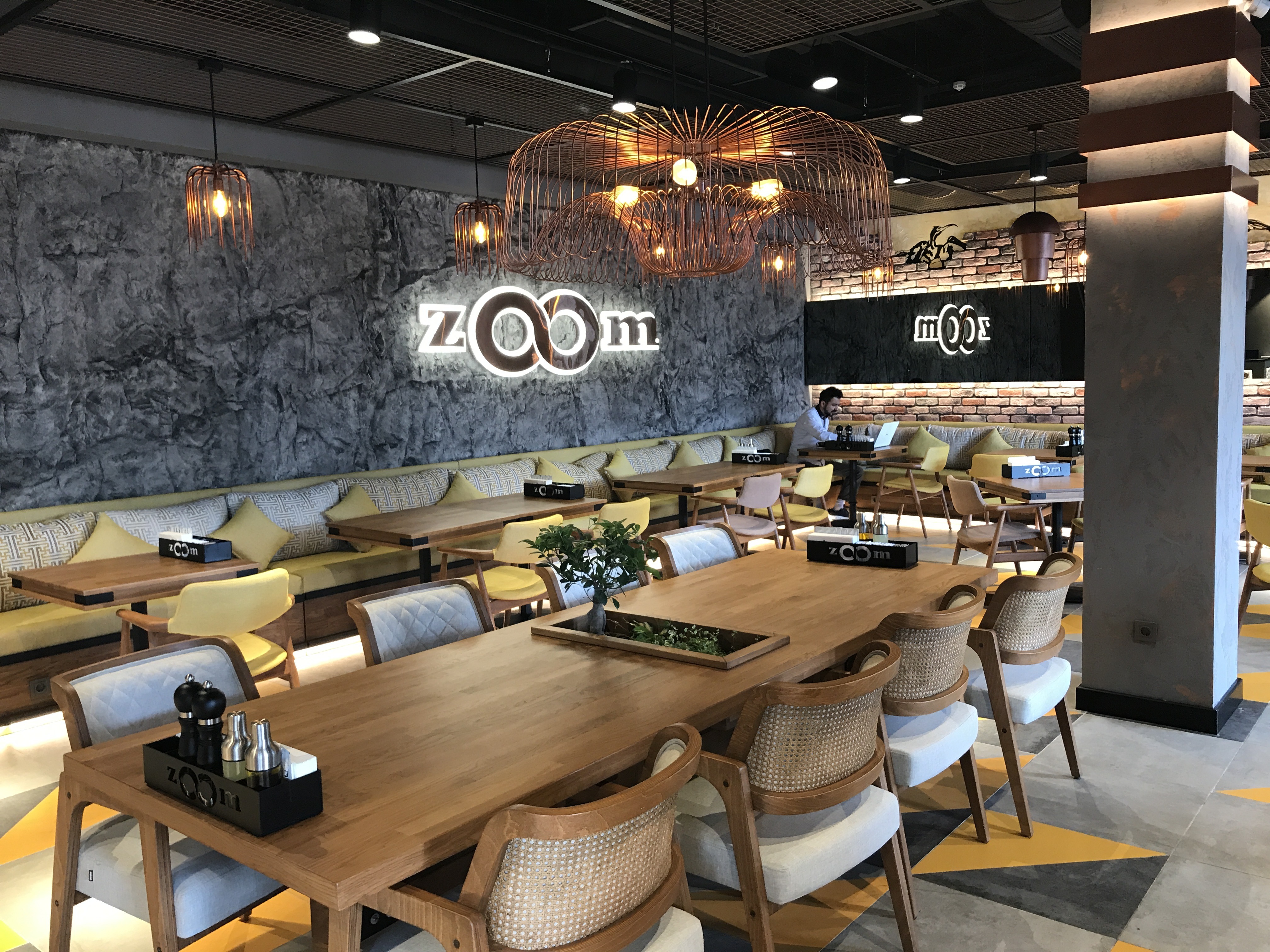 2017 年完成的 ZOOM 咖啡餐厅室内设计案例-38