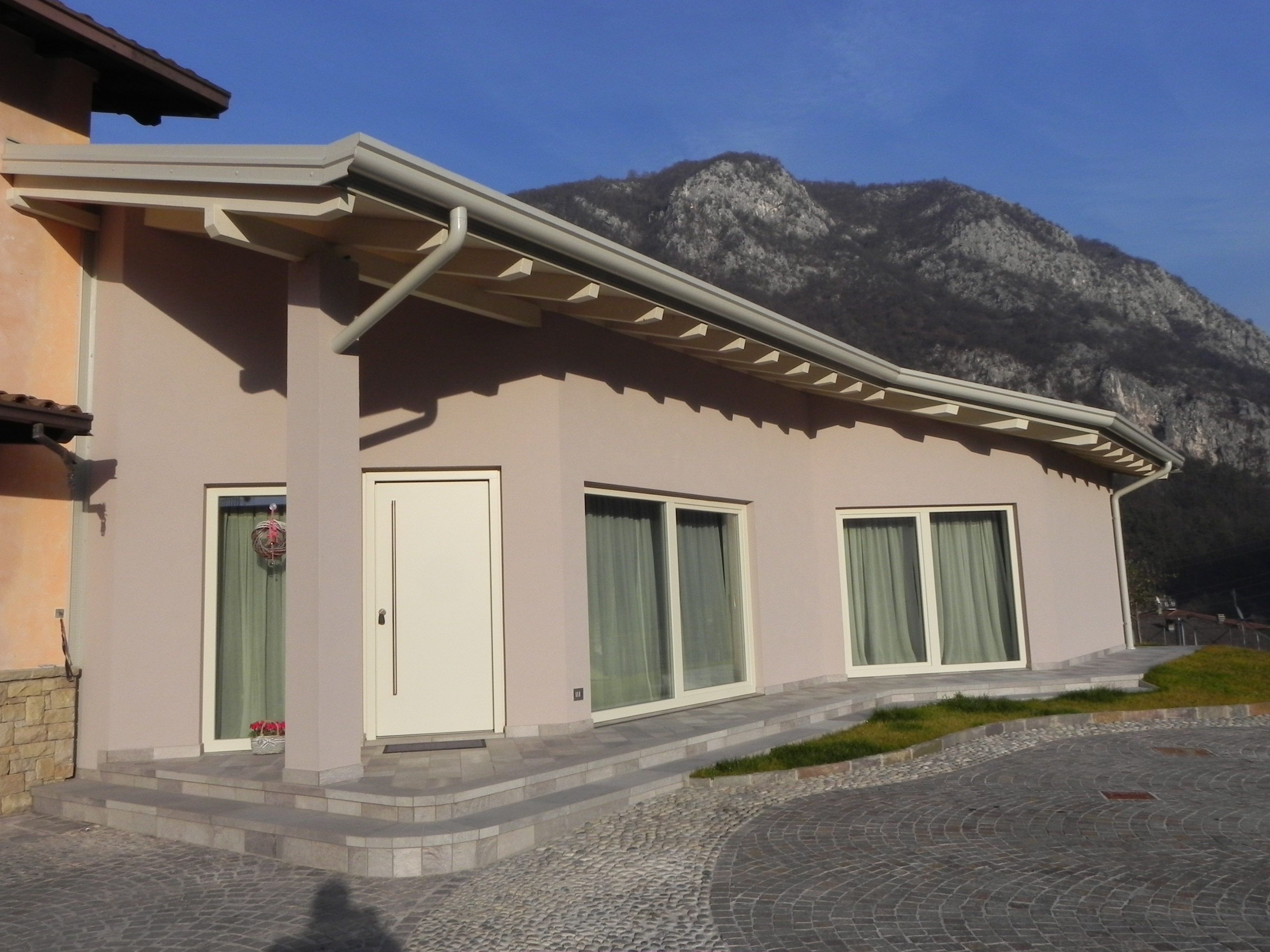 融合传统与现代的意大利木质别墅-0