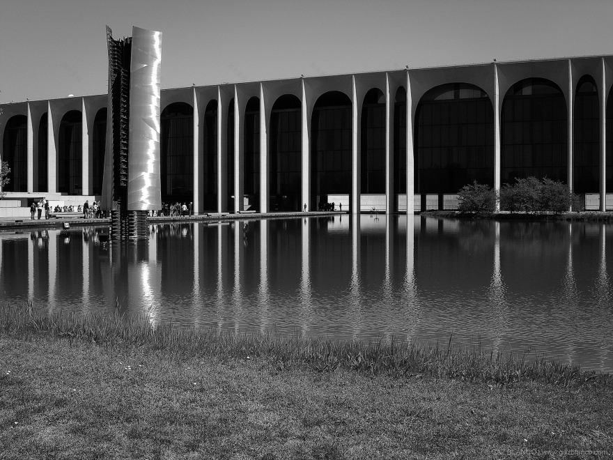 奥斯卡·尼迈耶的意大利 Mondadori 大厦 | 现代建筑的华美乐章-23