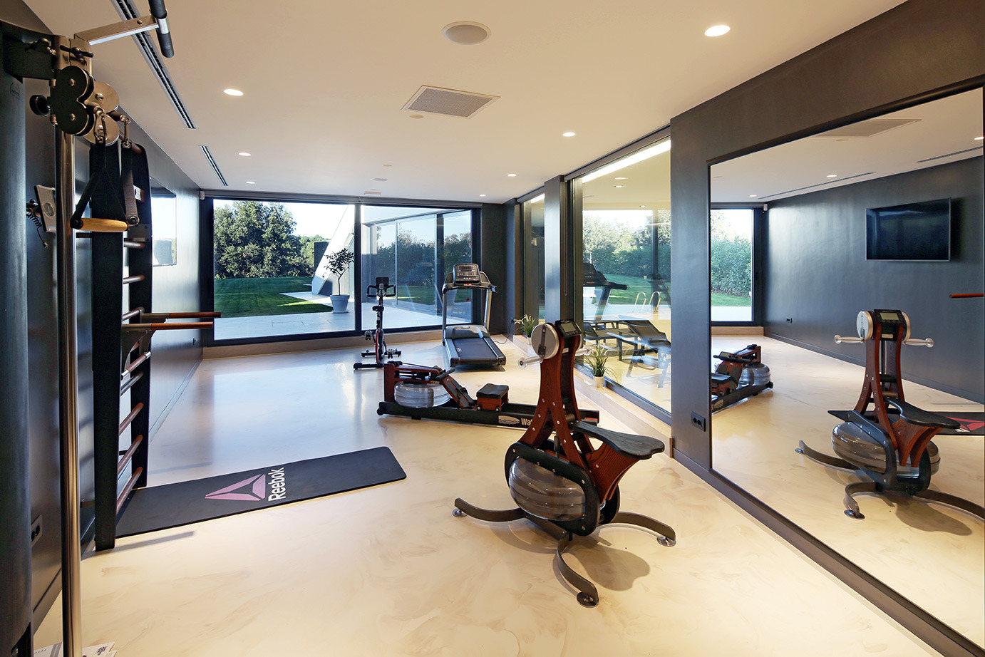 Villa Lucy | 简约时尚的海滨别墅设计-7