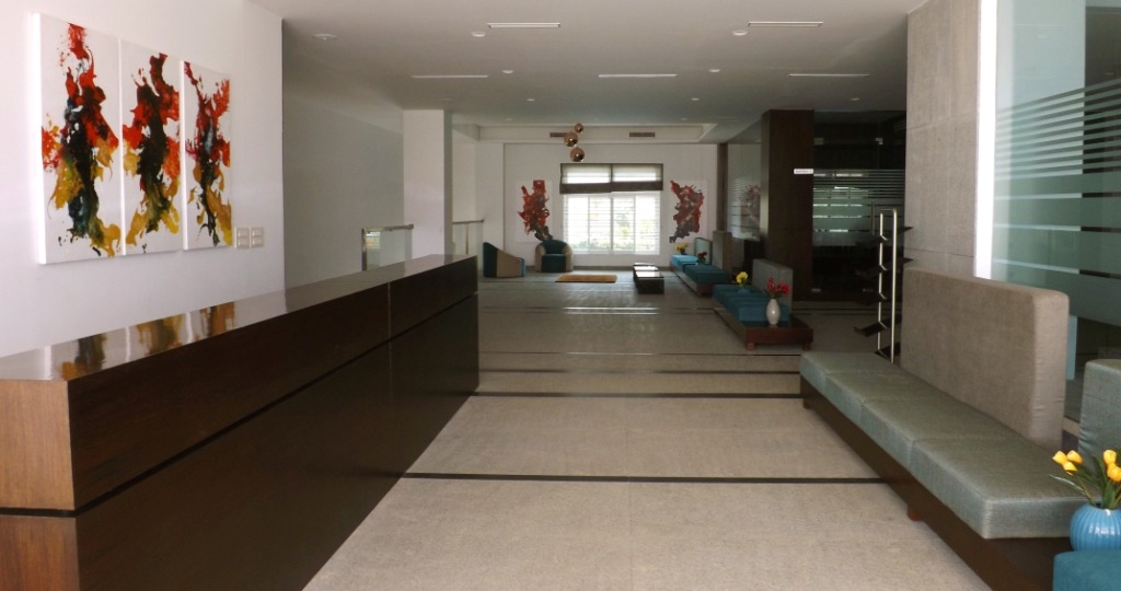 2014 年完成的 QVC Realty 俱乐部抽象流体画设计-2