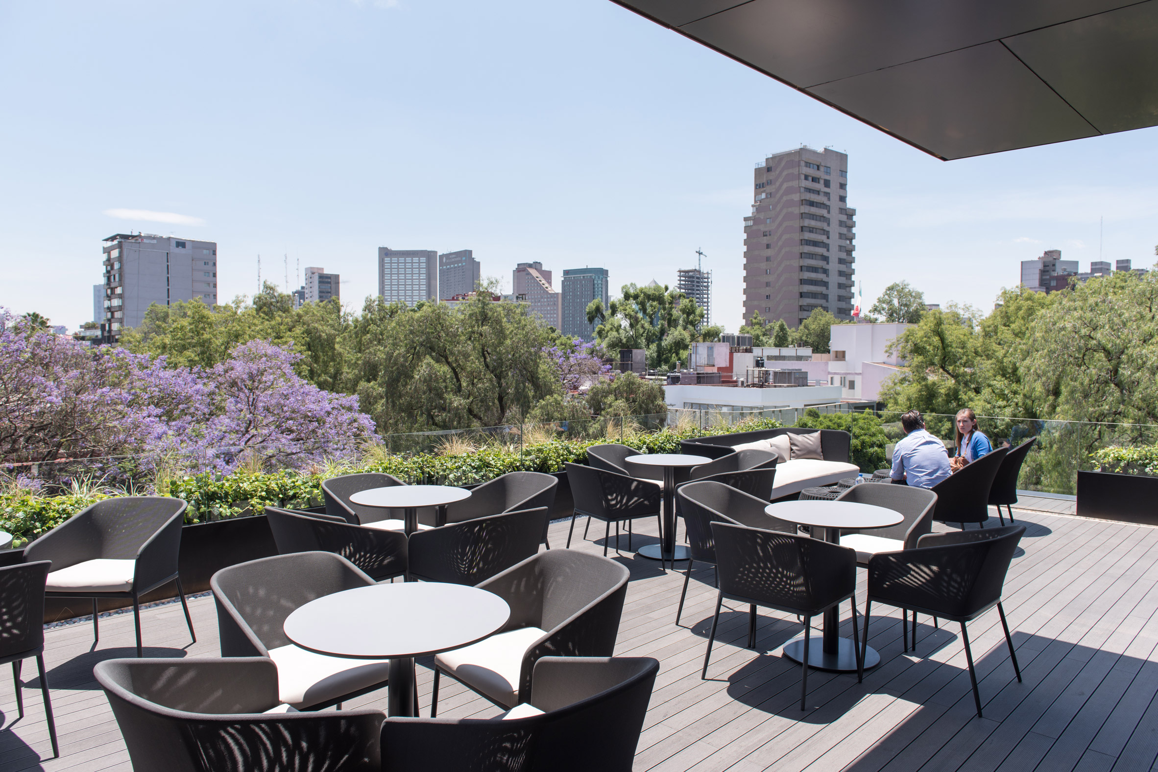 墨西哥城 Massimo Dutti 精品店 | 玻璃纤维与金属的时尚拼接-20