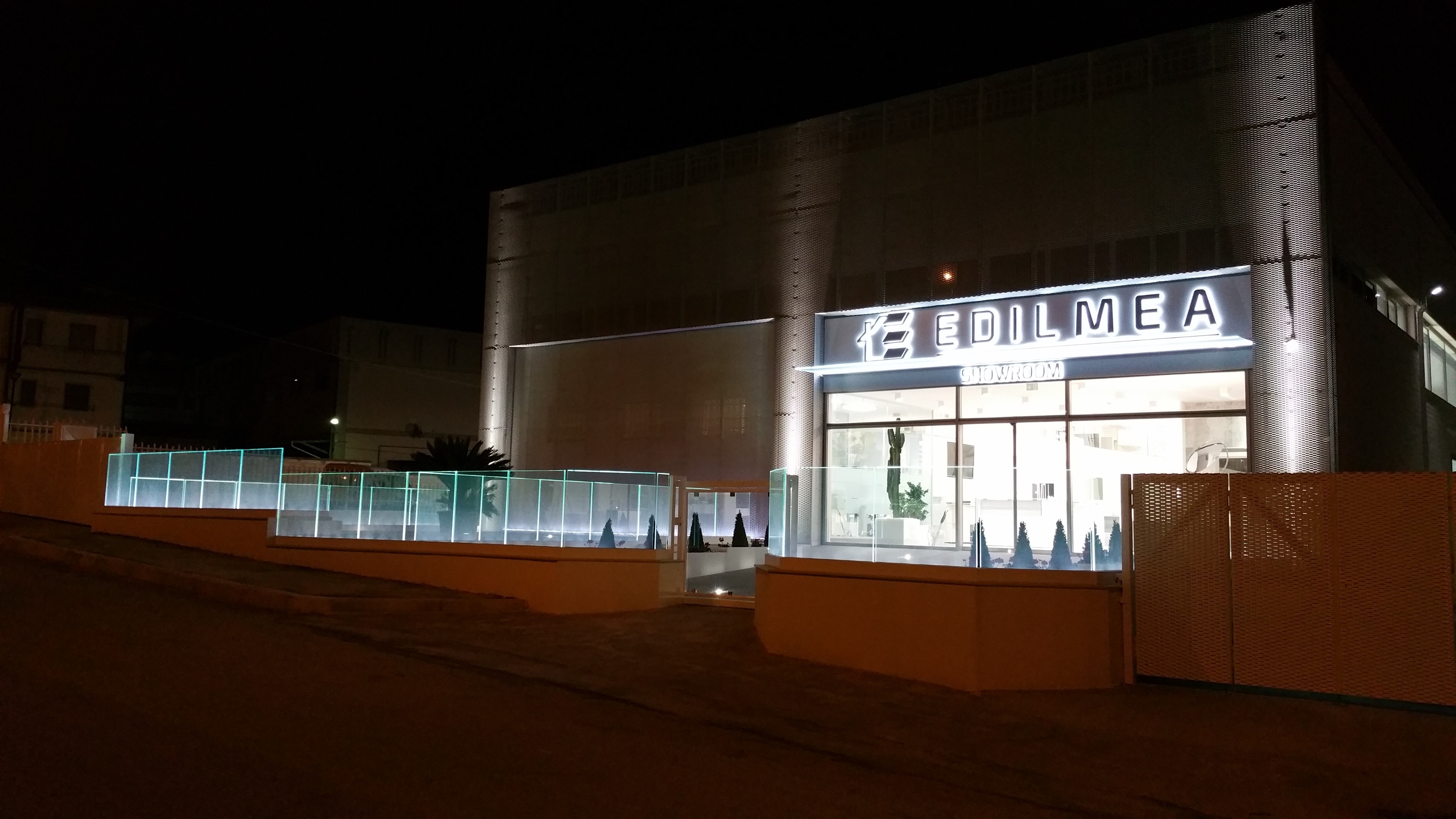 旧厂房变身高质感家居展示厅——意大利 EDILMEA 公司新展厅-4