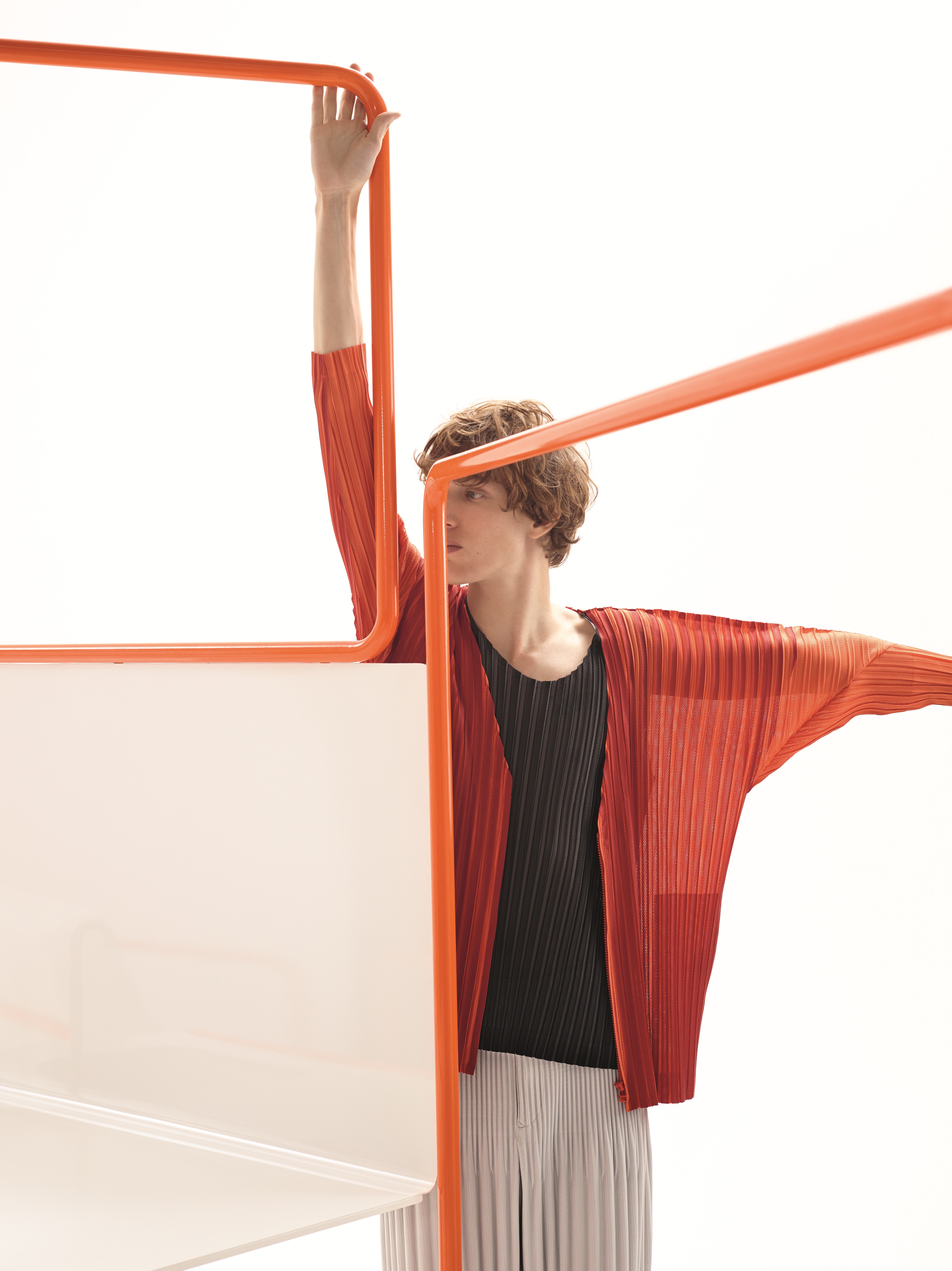 线之韵 · 三宅一生男士褶皱系列展-10