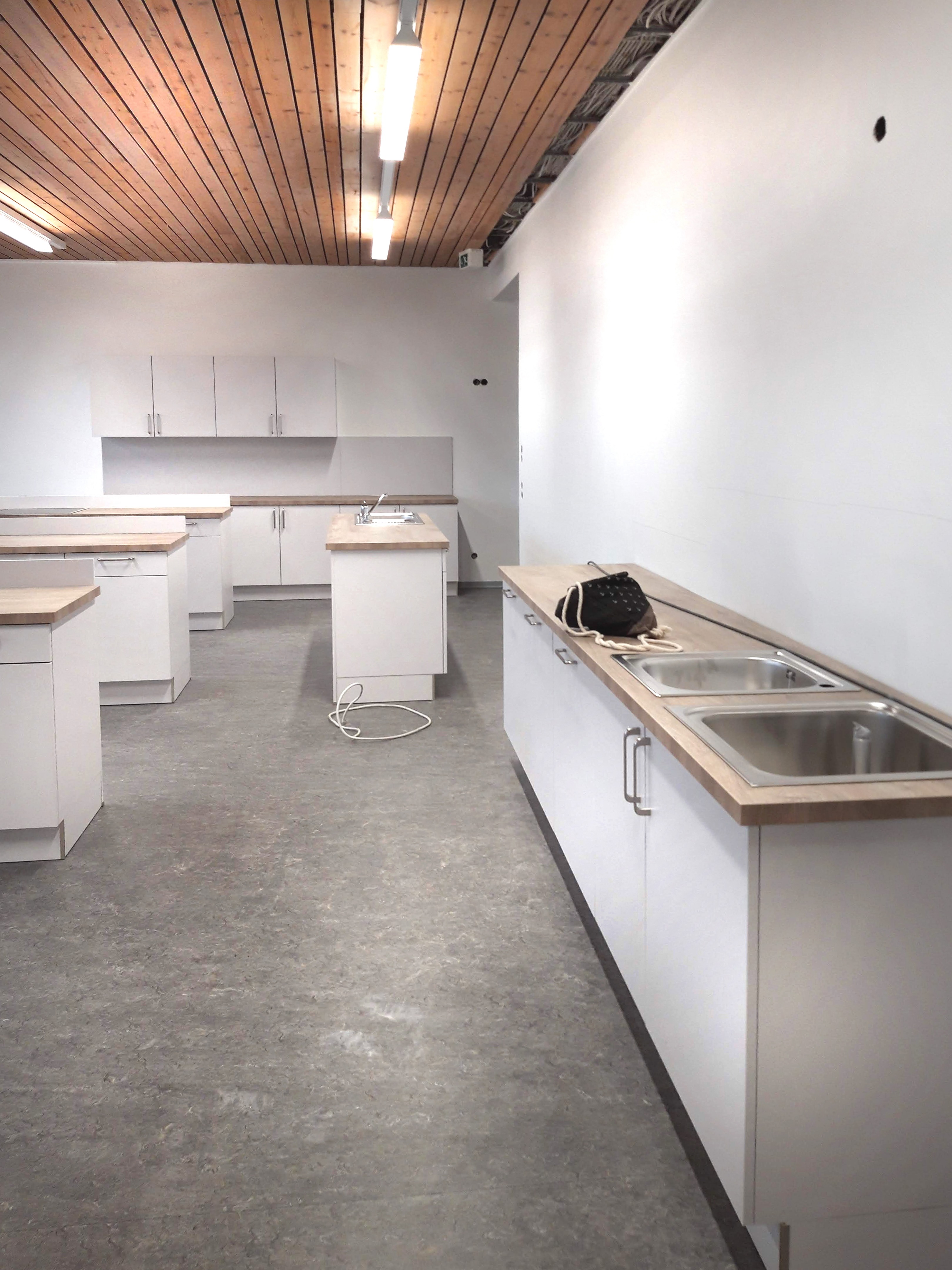 2018 年完成的高中教学厨房设计-3