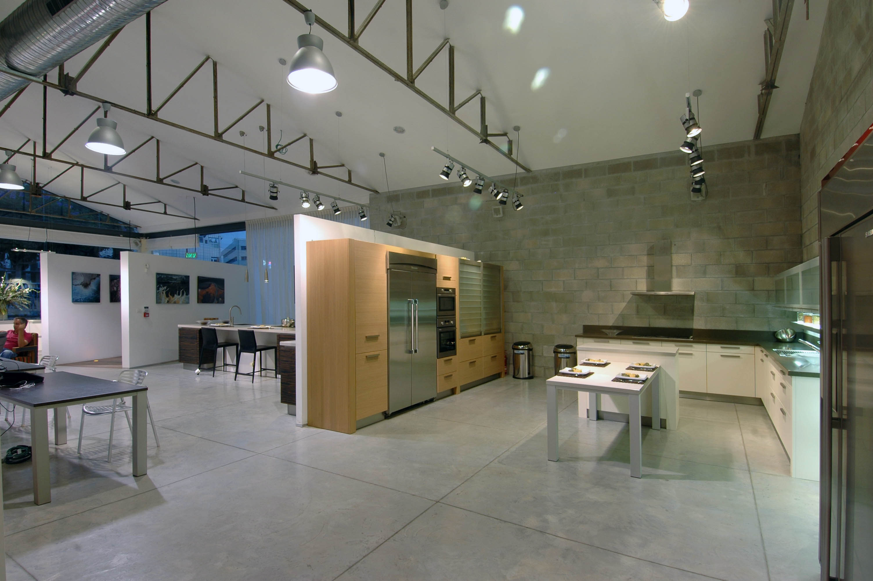 工业风展廳展现现代厨房魅力-15