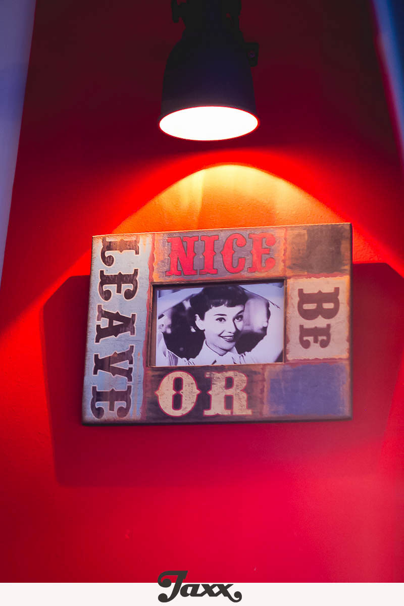 2015 年完成的 Jaxx 咖啡酒吧 | 现代简约风格的魅力展示-8