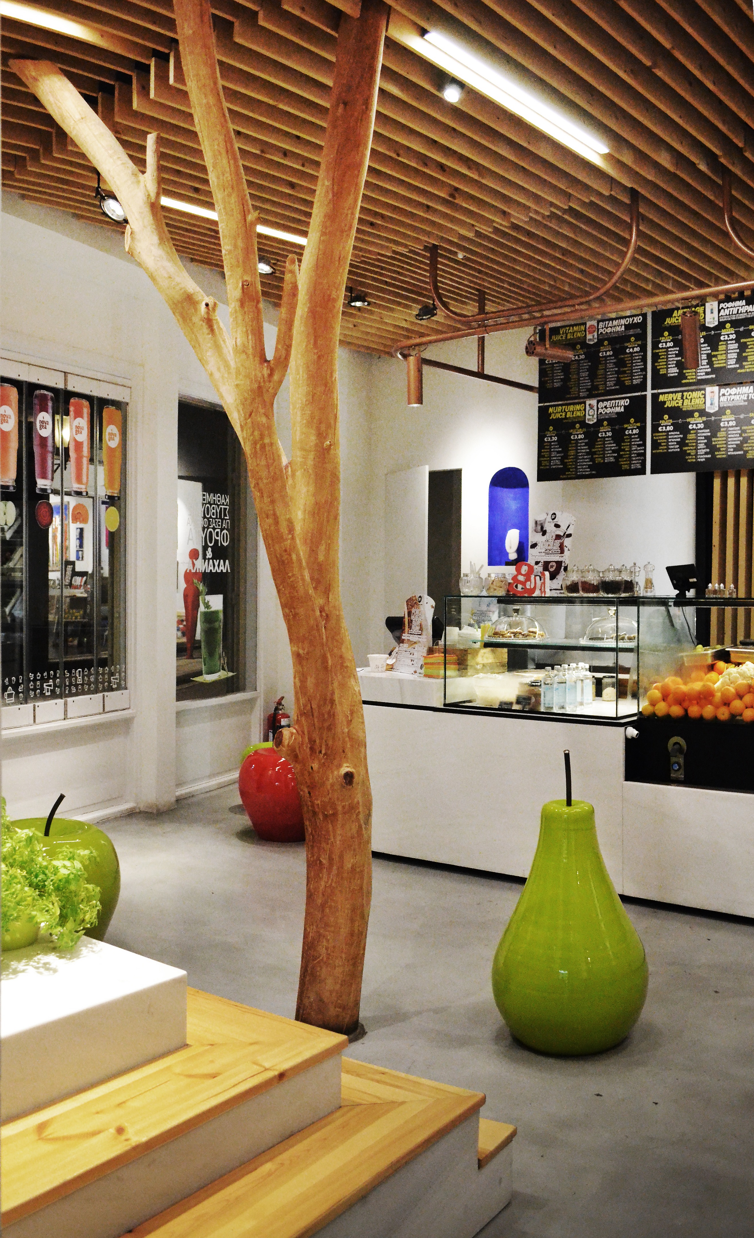 雅典 NOVAGEA 果汁吧 | 融入希腊传统与自然的现代空间-5