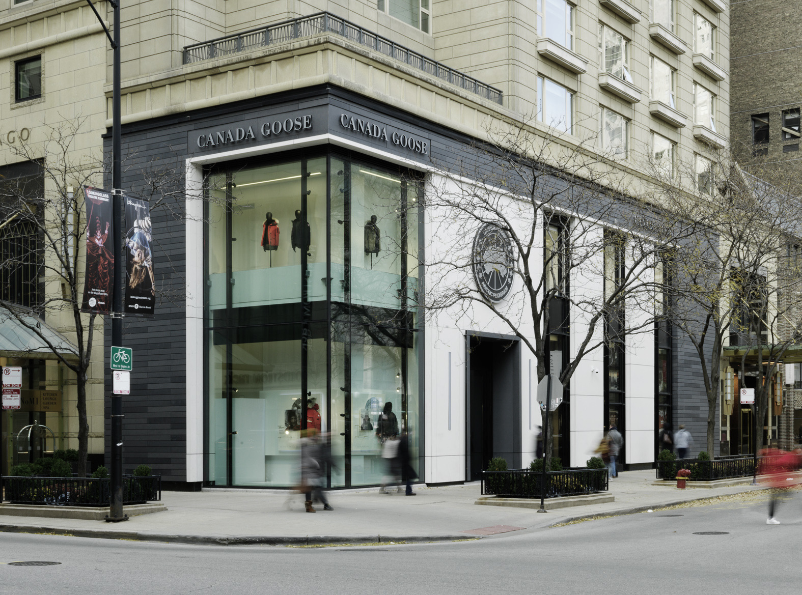 加拿大鹅芝加哥旗舰店-3