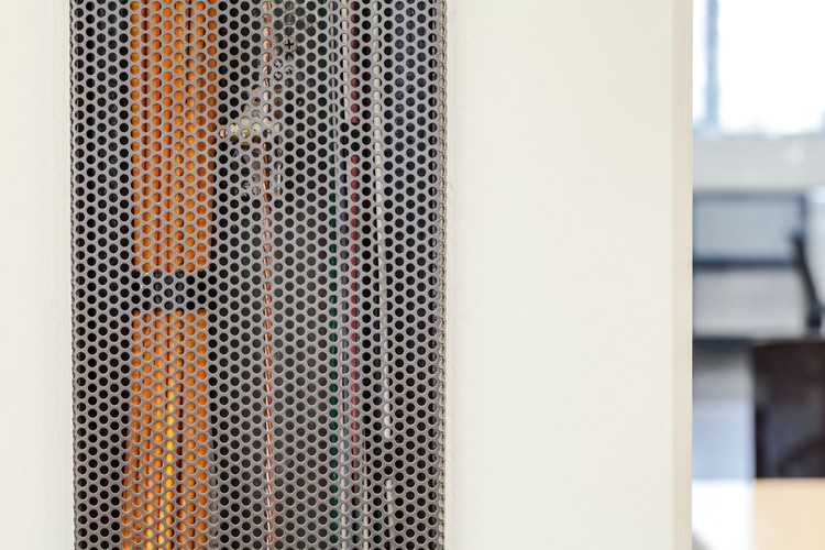 释放建筑潜能,打造高效现代办公空间-9