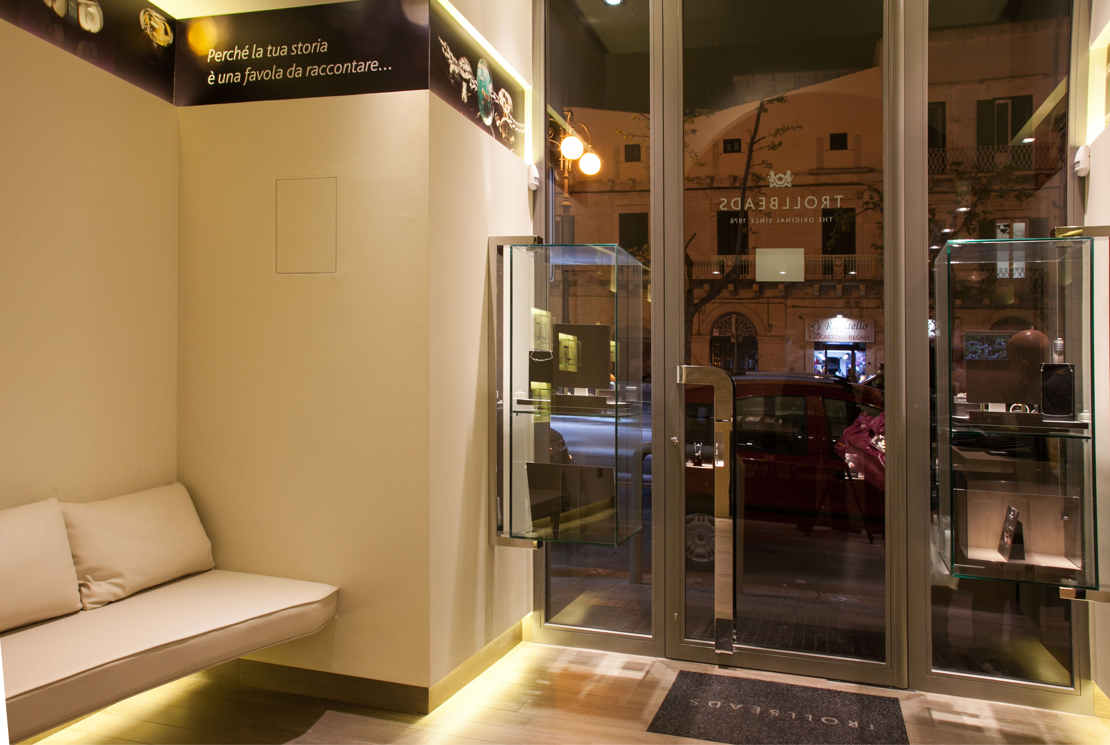 2016 年意大利 Bitonto Trollbeads 商店室内设计-7