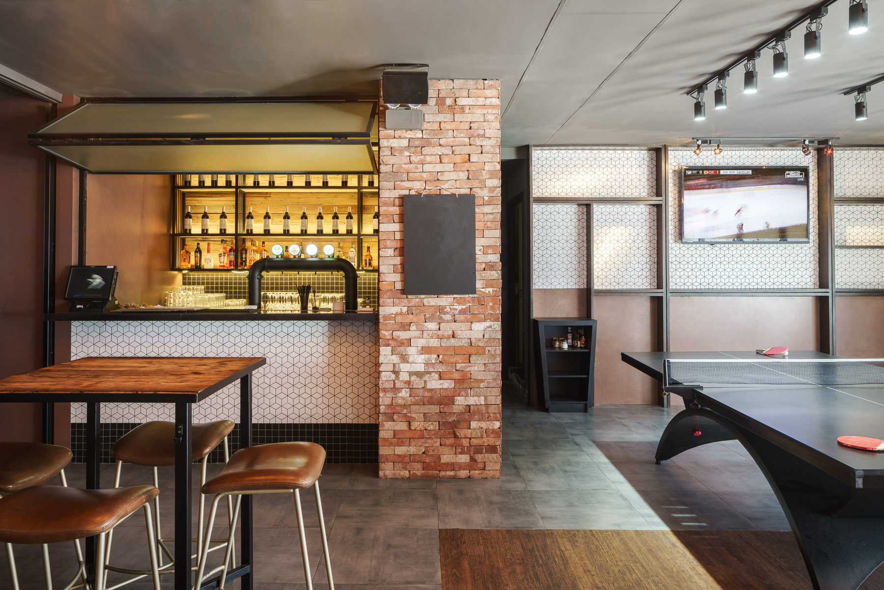 上海“骆驼”体育酒吧-4