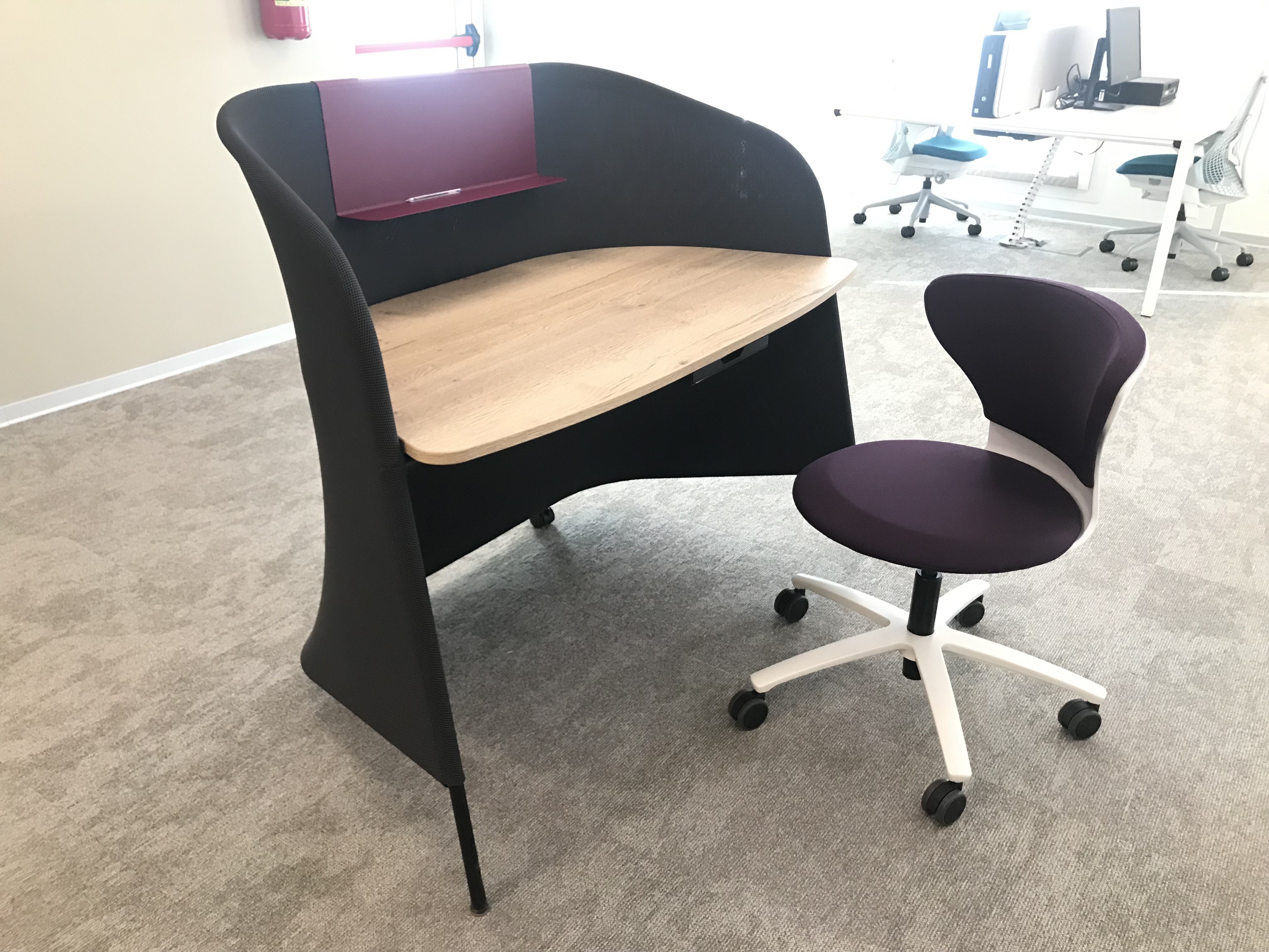 电信公司总部打造高效休闲办公空间-34