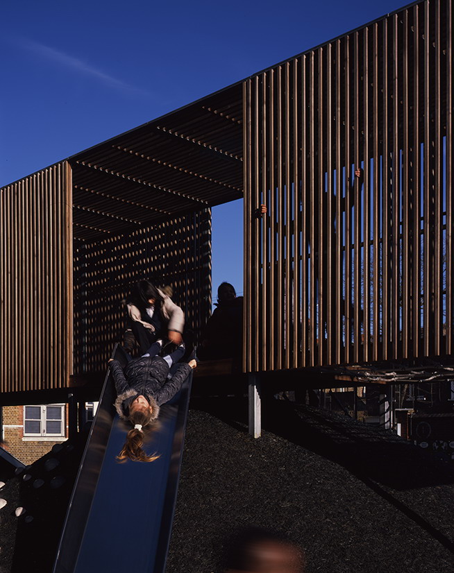 伦敦 Chisenhale 小学空中游乐场 | 创新设计,激发儿童创造力-6