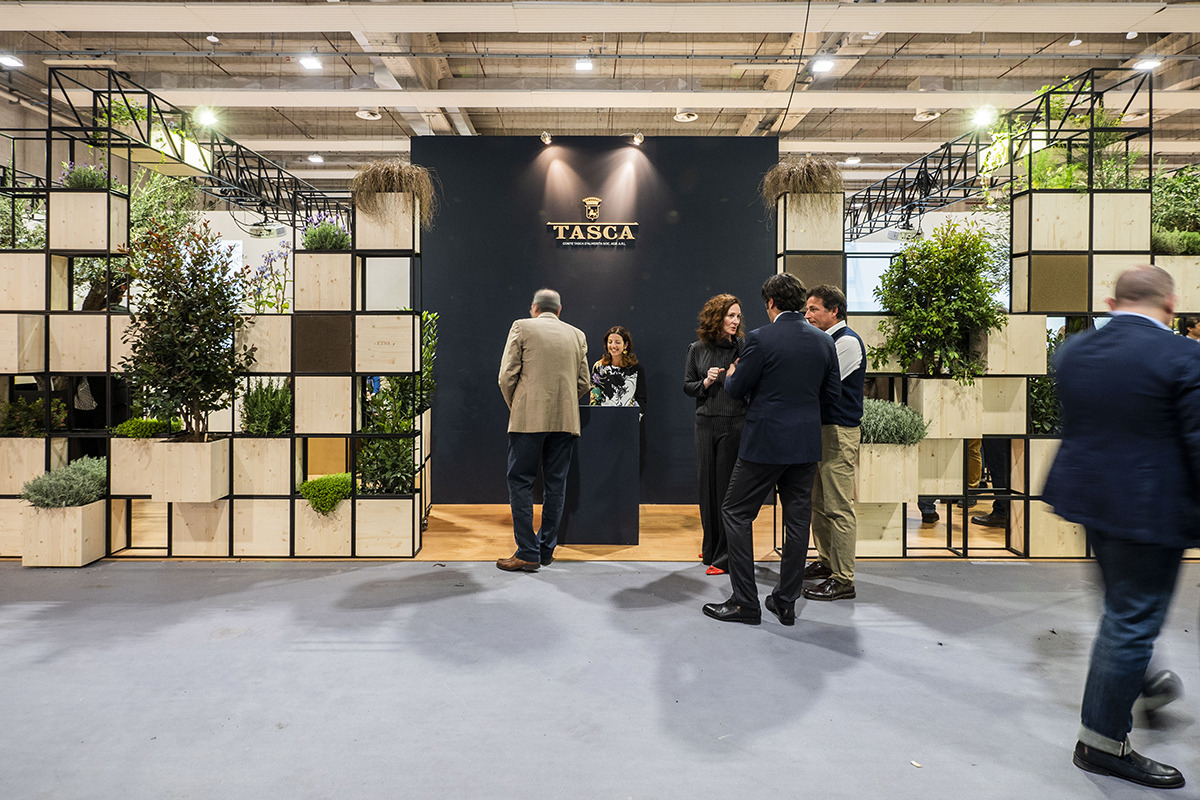 地域特色鲜明的葡萄酒展台设计-6