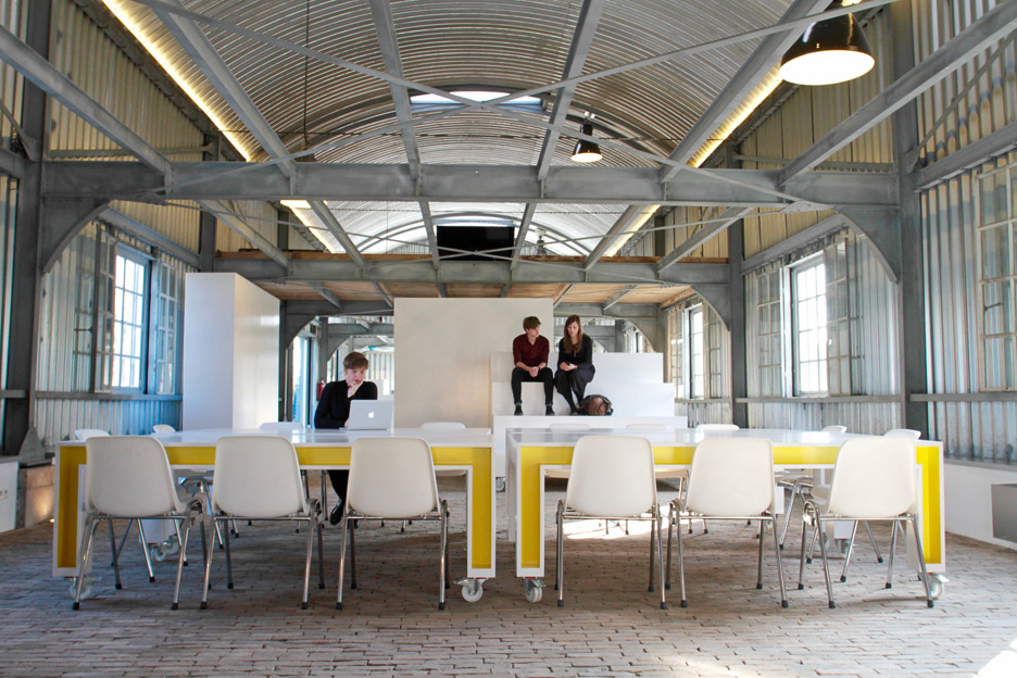 阿姆斯特丹艺术中心创意移动家具设计-12