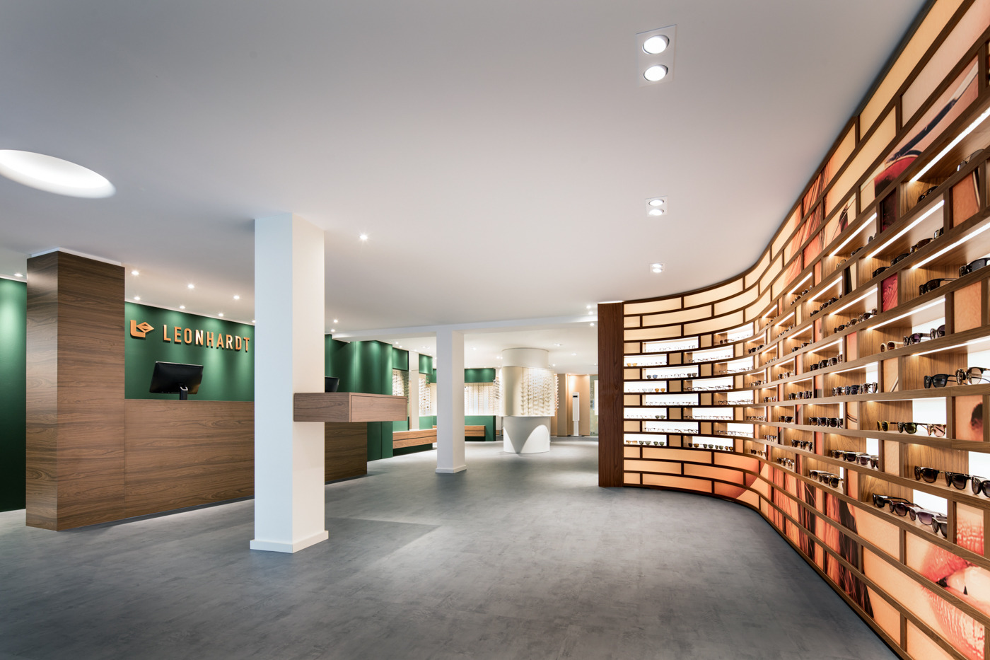 奥普蒂克·莱昂哈特-0