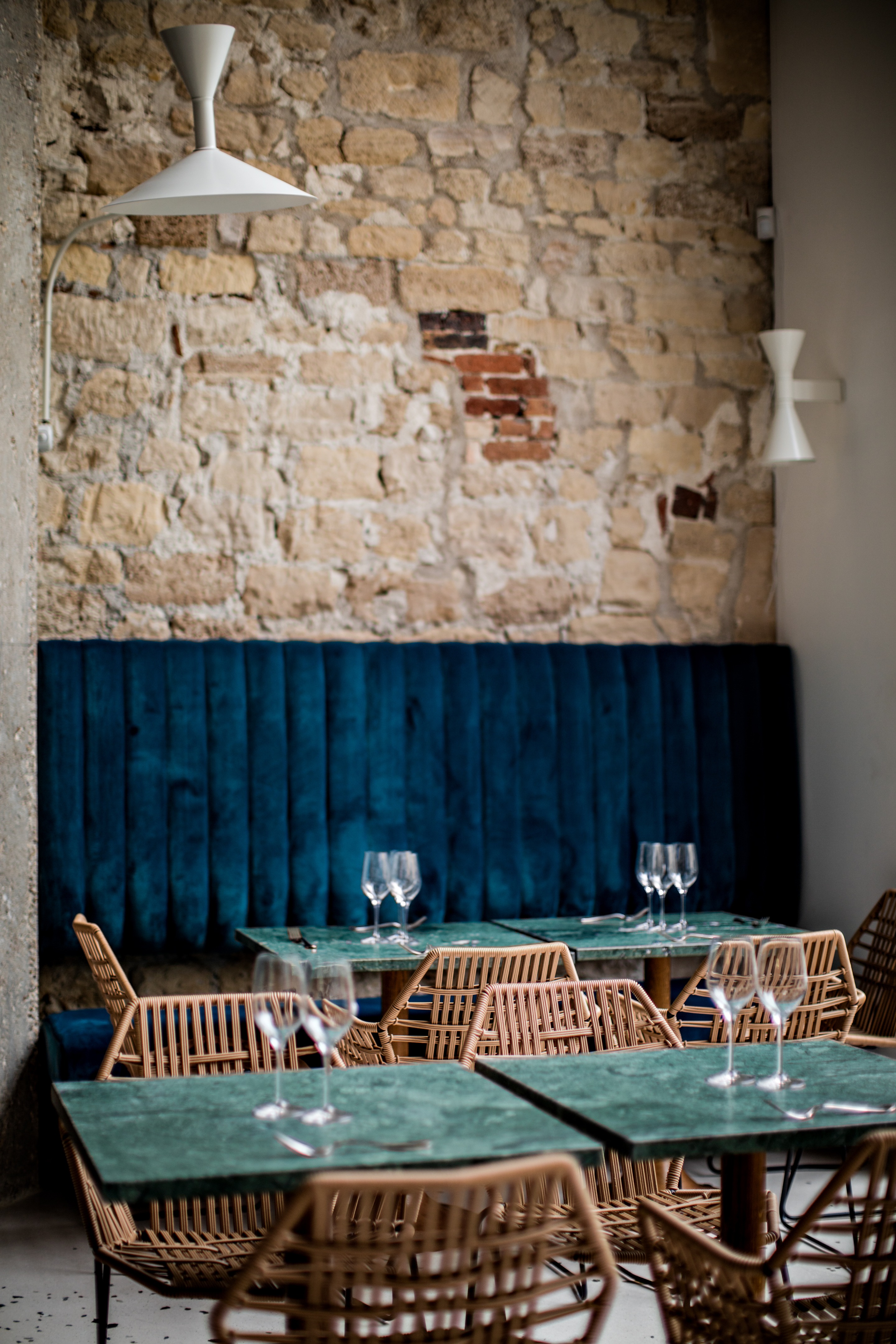 达罗科意大利餐厅 | 绿色印度大理石与黑色圣劳伦斯大理石的巧妙运用-3