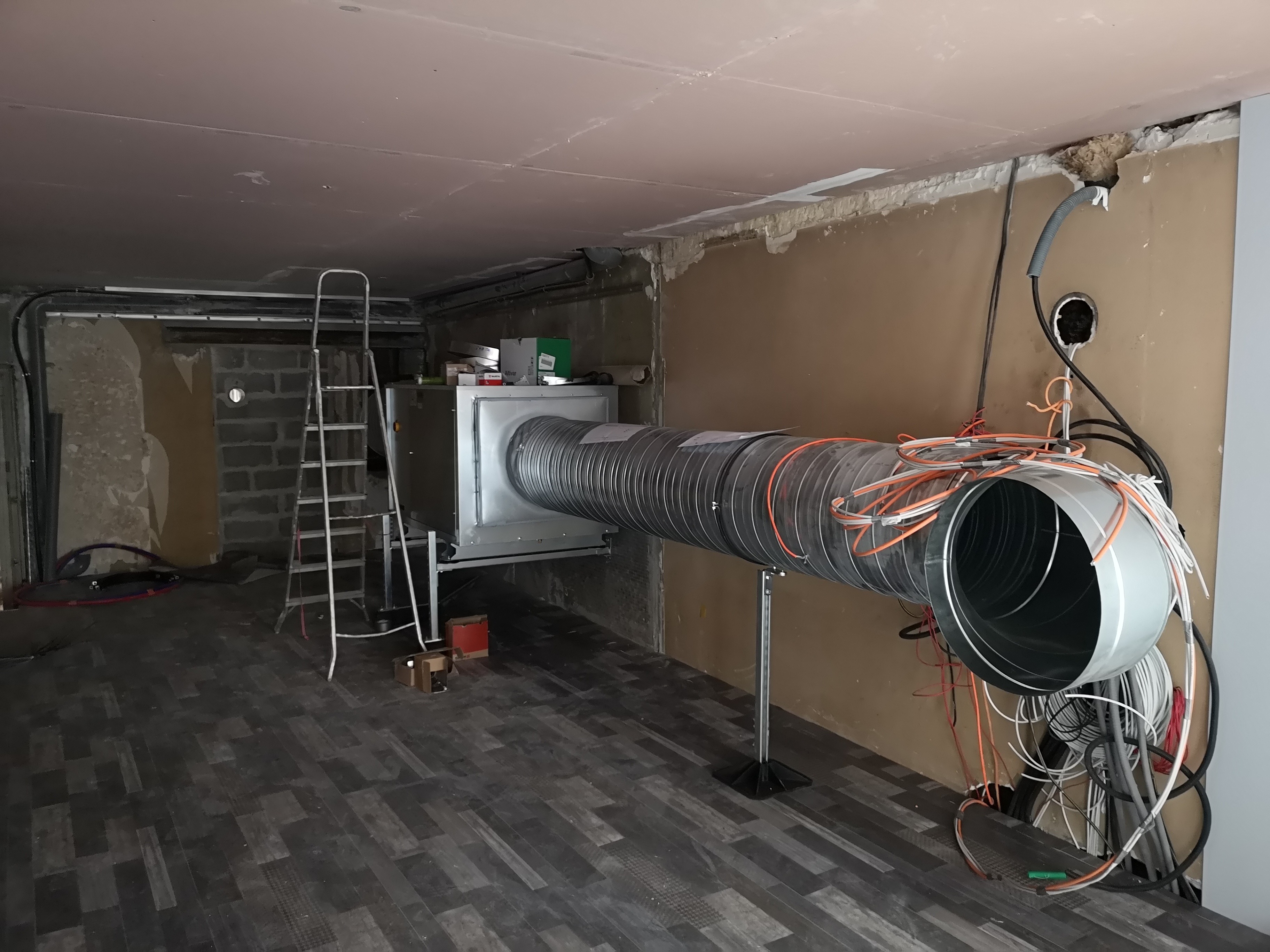 2018 年完工的 250 万欧元砖石餐厅设计-6