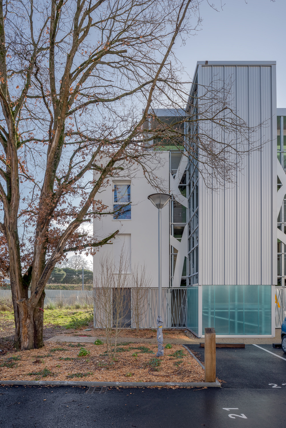 2018 年完工的 Les Erables 公寓设计展现独特魅力-33