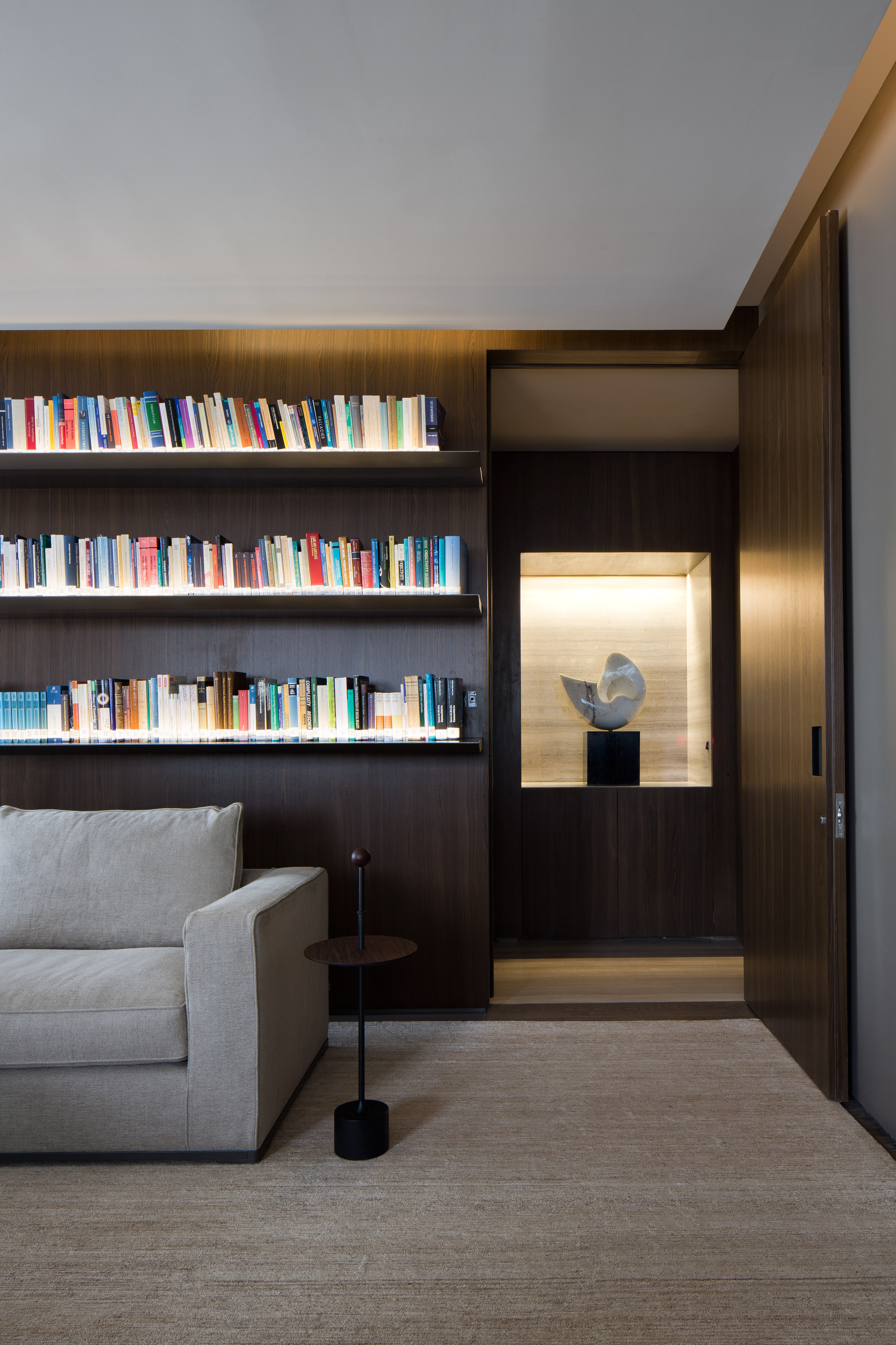 巴西圣保罗法律办公室翻新,阿瑟·卡萨斯用书籍点亮空间-17