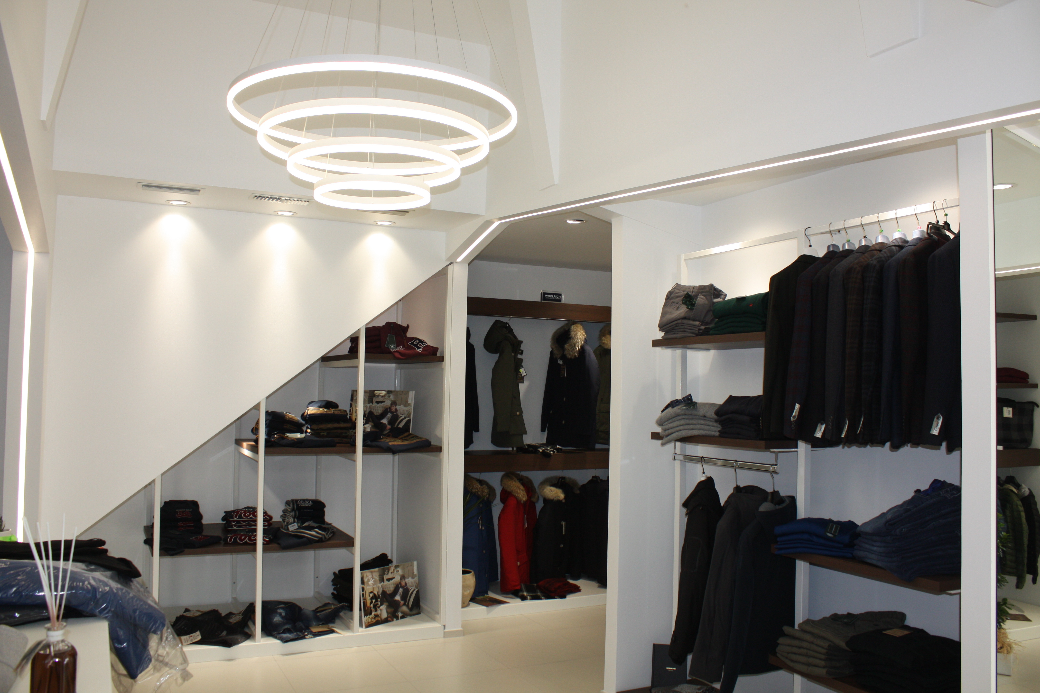 破碎线条与光束的完美结合-3