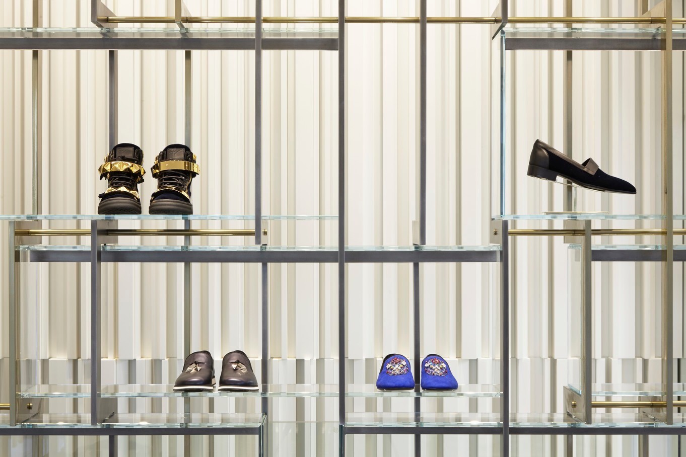 伦敦 Giuseppe Zanotti 男士专卖店 - 传统意式风情与现代空间的完美融合-3