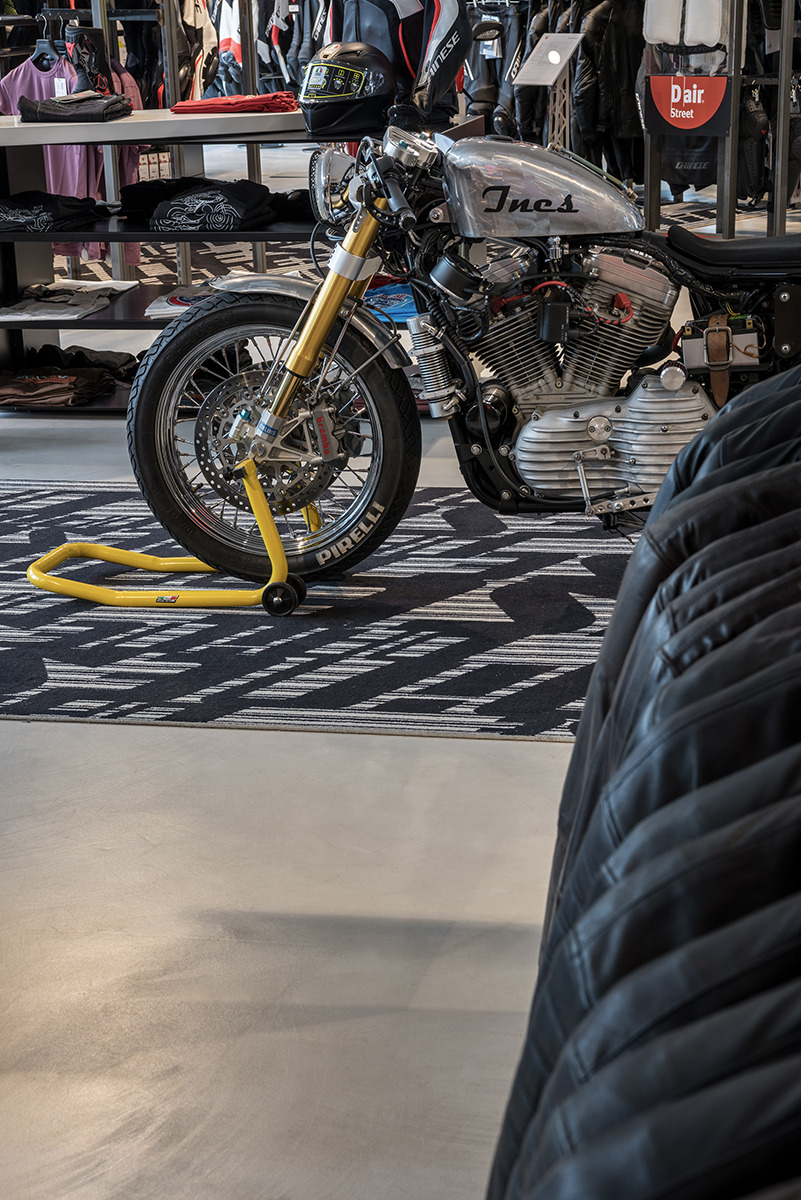 永恒的树脂地面 | Dainese Store 案例解析-19